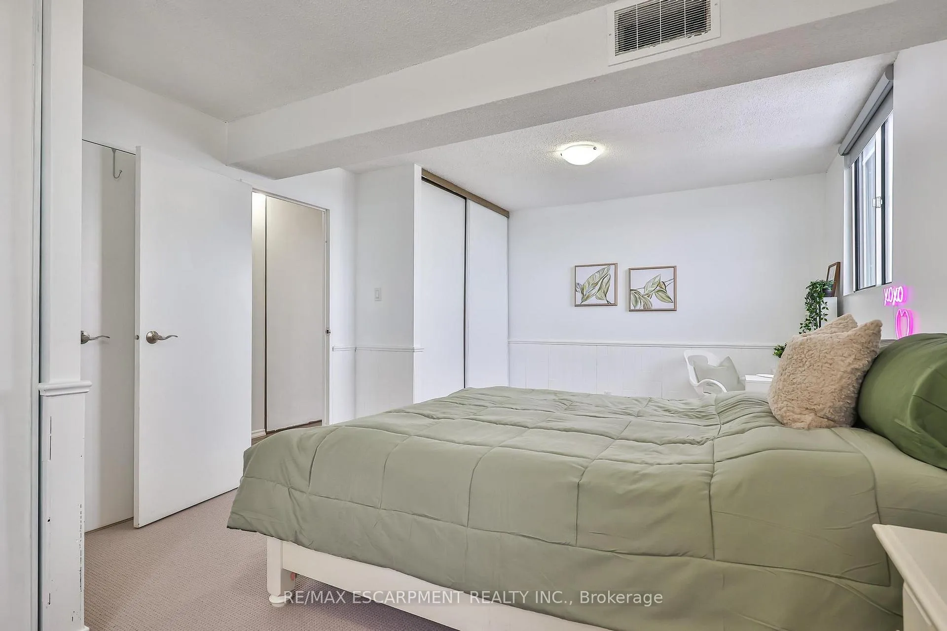Photo 21 of Unit 1706, 375 King Street N, Kitchener — HOMEH