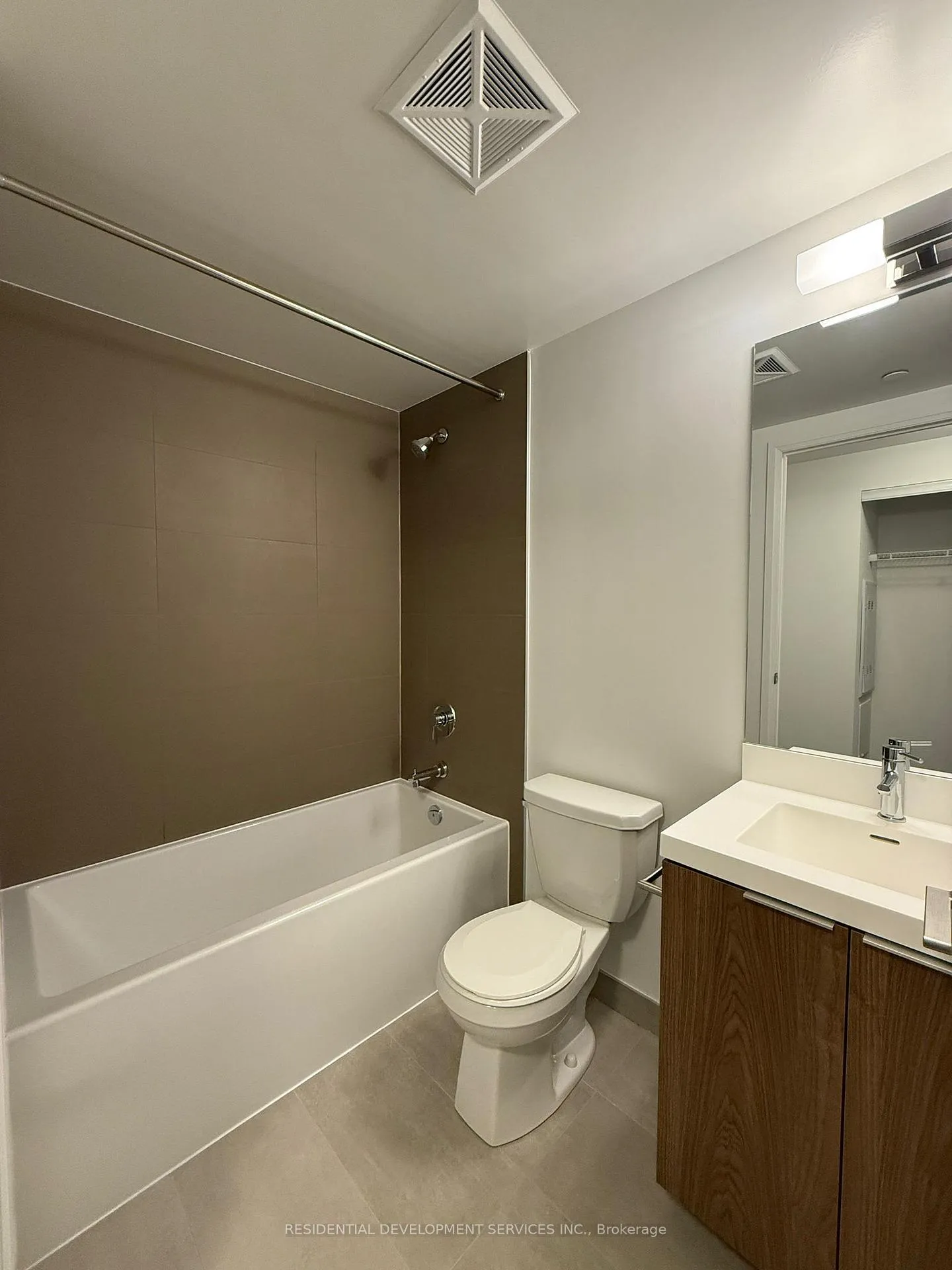 Photo 7 of Unit 3027, 28 Widmer Street, Toronto, Waterfront Communities — HOMEH