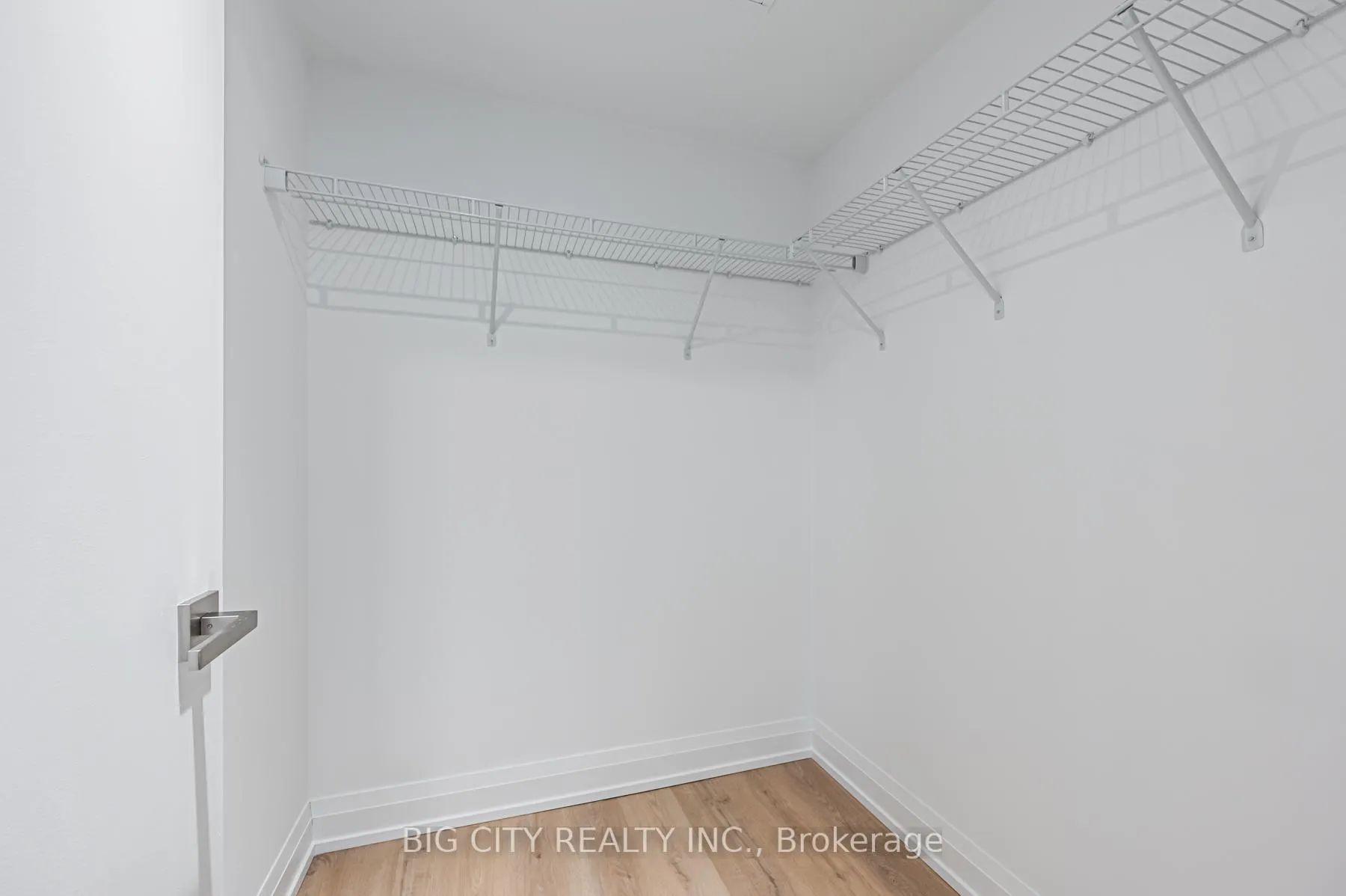 Photo 16 of Unit 1401, 36 Brentcliffe Road, Toronto, Thorncliffe Park — HOMEH