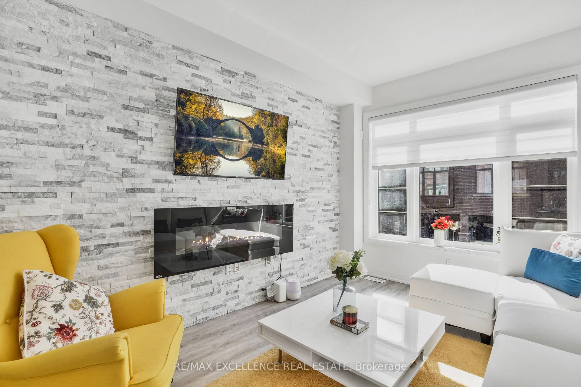 Photo 3 of Unit 8, 575 Woodward Ave, Hamilton, Parkview — HOMEH
