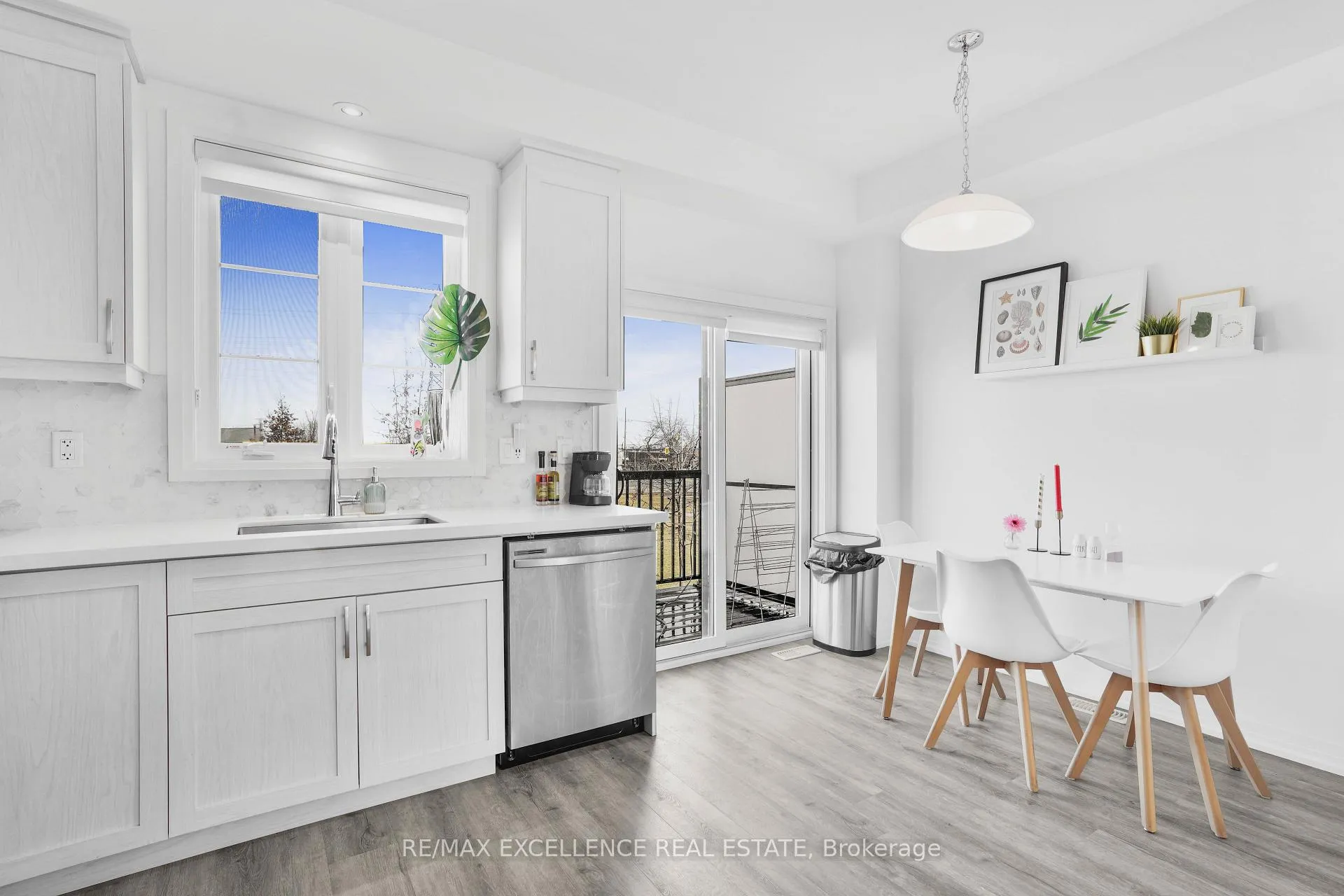 Photo 7 of Unit 8, 575 Woodward Ave, Hamilton, Parkview — HOMEH