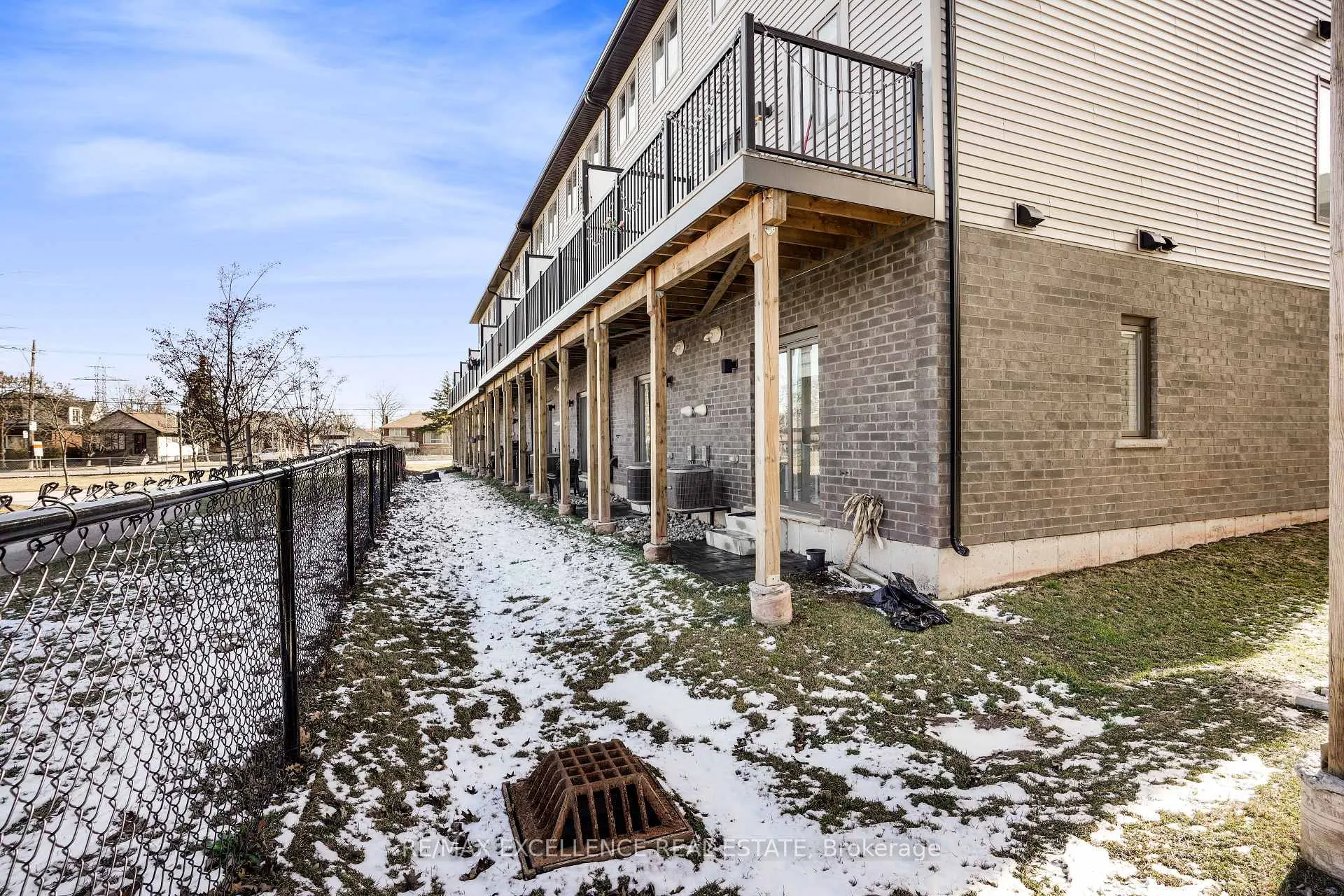 Photo 21 of Unit 8, 575 Woodward Ave, Hamilton, Parkview — HOMEH