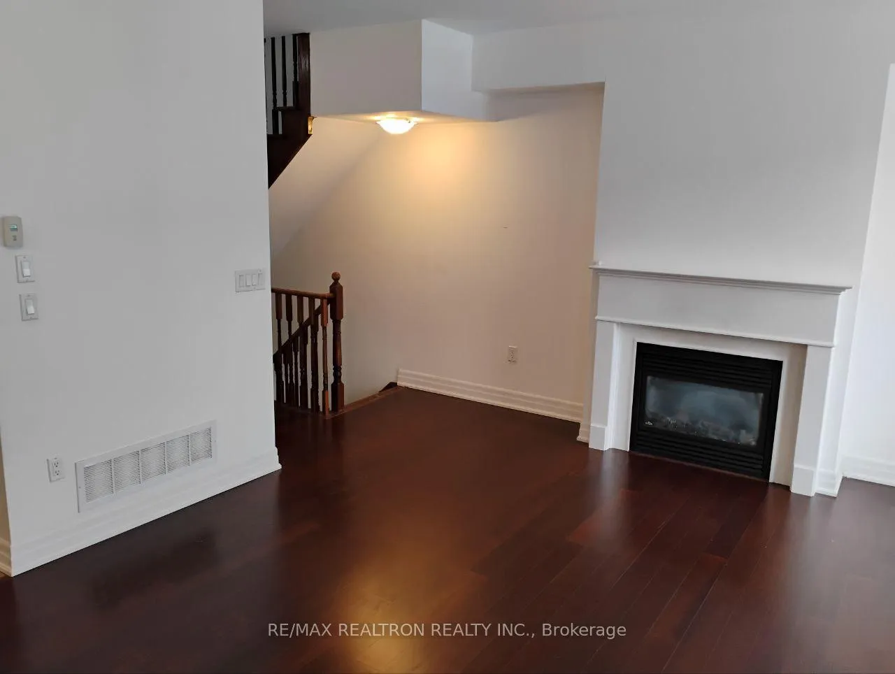 Photo 10 of 51 Beverley Glen Boulevard, Vaughan, Beverley Glen — HOMEH