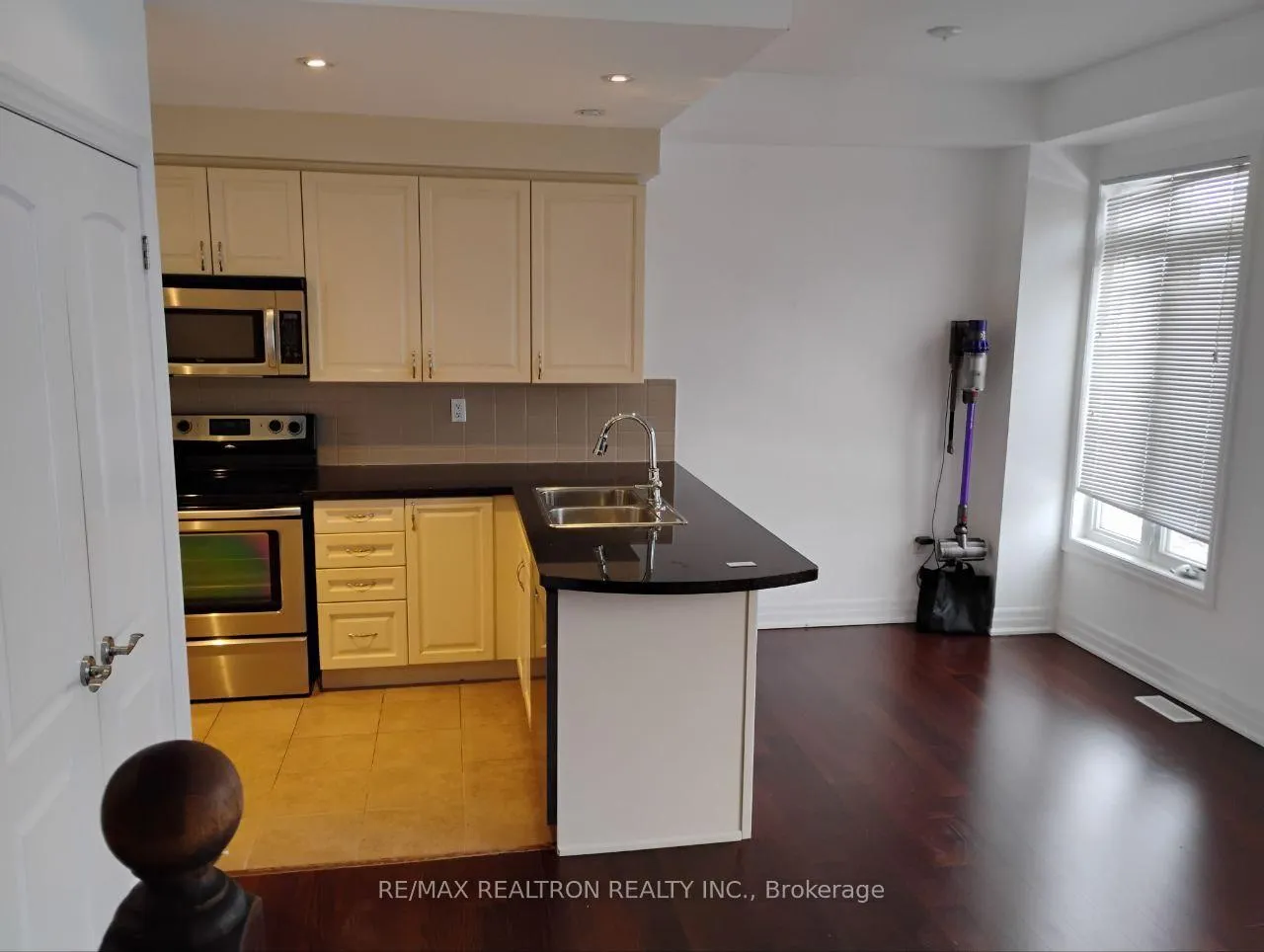 Photo 12 of 51 Beverley Glen Boulevard, Vaughan, Beverley Glen — HOMEH