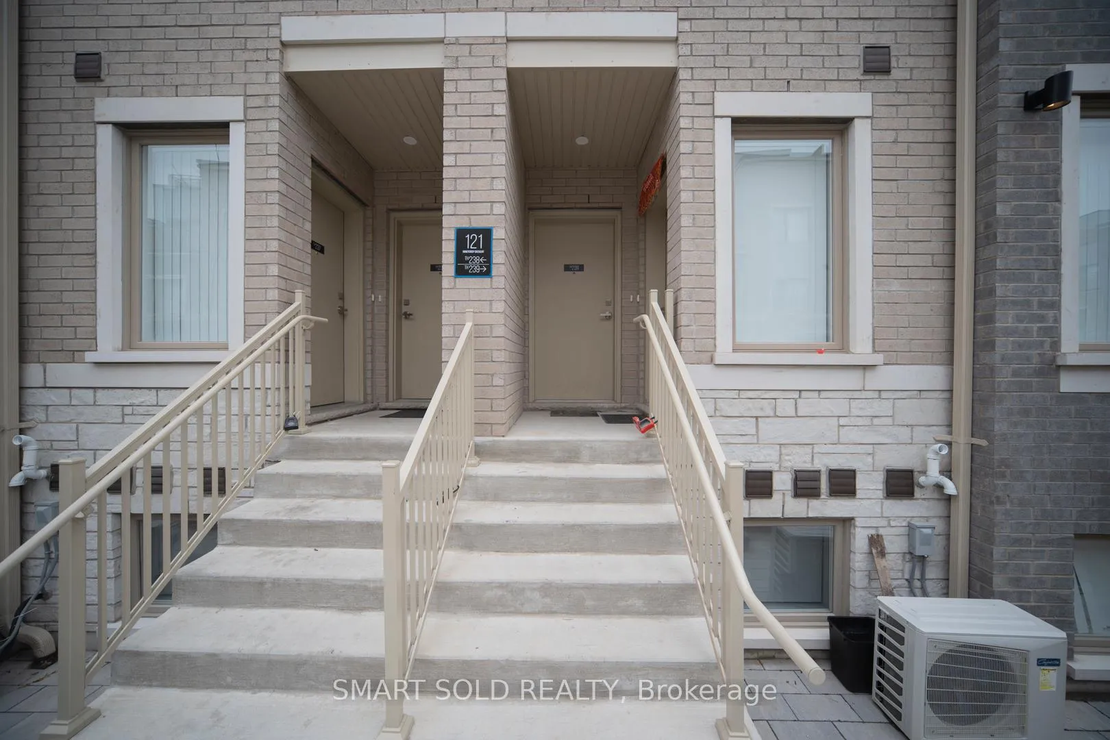 Photo 2 of Unit 239, 121 Honeycrisp Crescent, Vaughan, Vaughan Corporate Centre — HOMEH