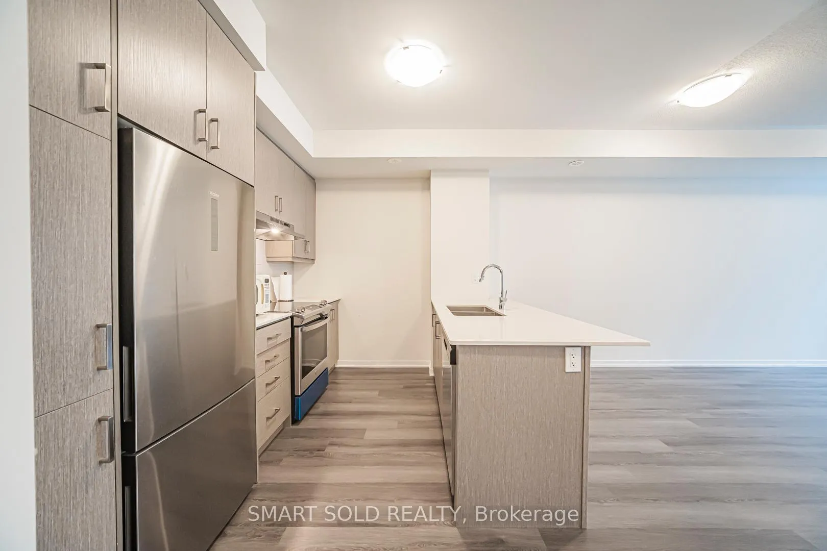 Photo 4 of Unit 239, 121 Honeycrisp Crescent, Vaughan, Vaughan Corporate Centre — HOMEH