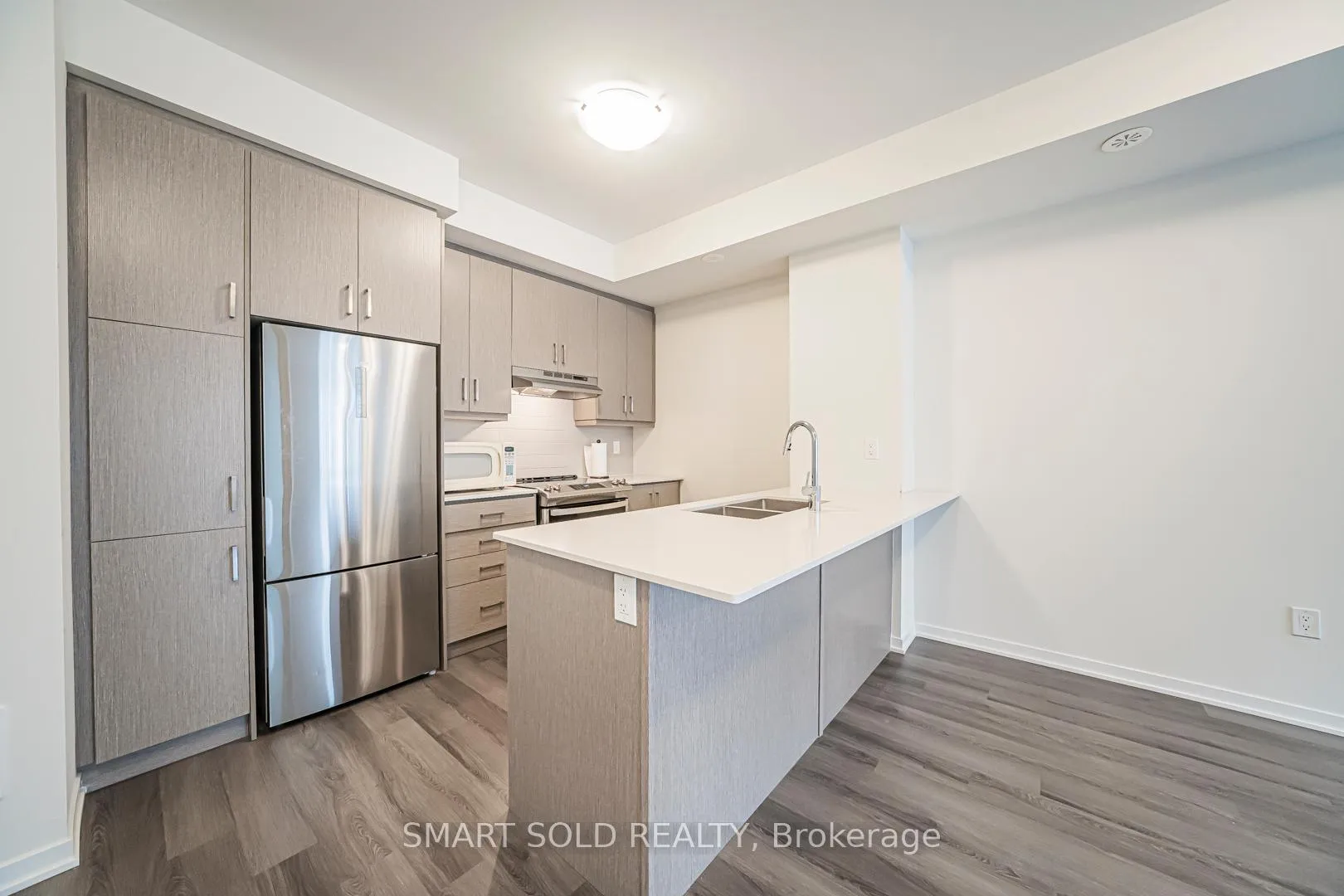 Photo 9 of Unit 239, 121 Honeycrisp Crescent, Vaughan, Vaughan Corporate Centre — HOMEH