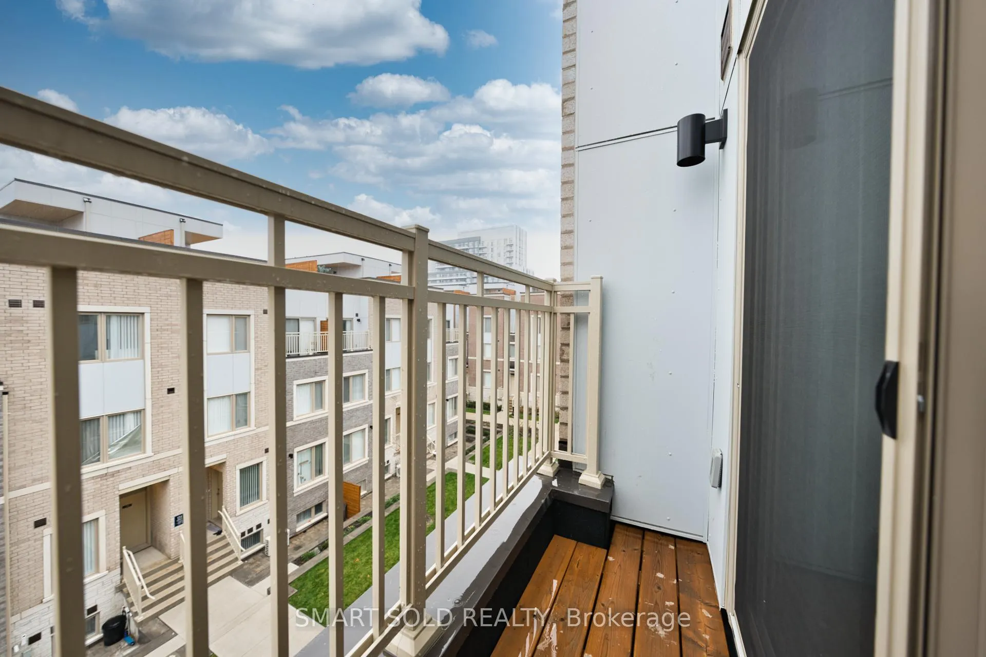 Photo 25 of Unit 239, 121 Honeycrisp Crescent, Vaughan, Vaughan Corporate Centre — HOMEH