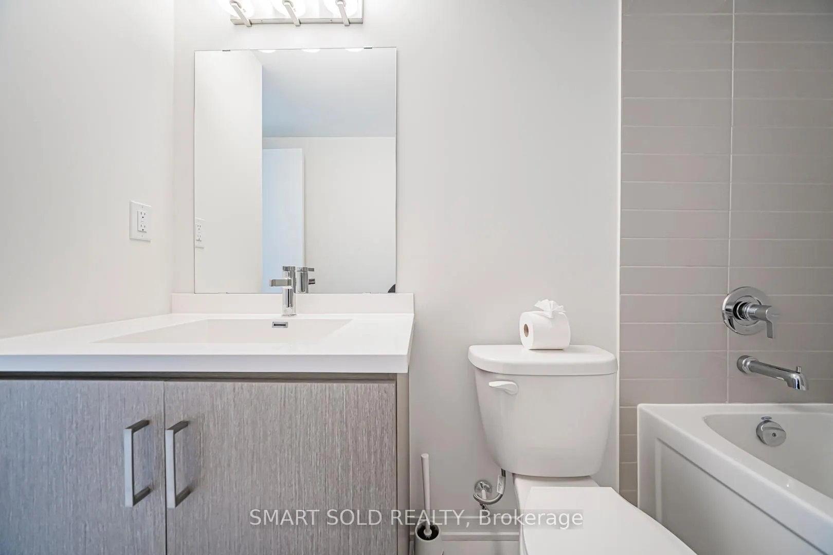 Photo 27 of Unit 239, 121 Honeycrisp Crescent, Vaughan, Vaughan Corporate Centre — HOMEH