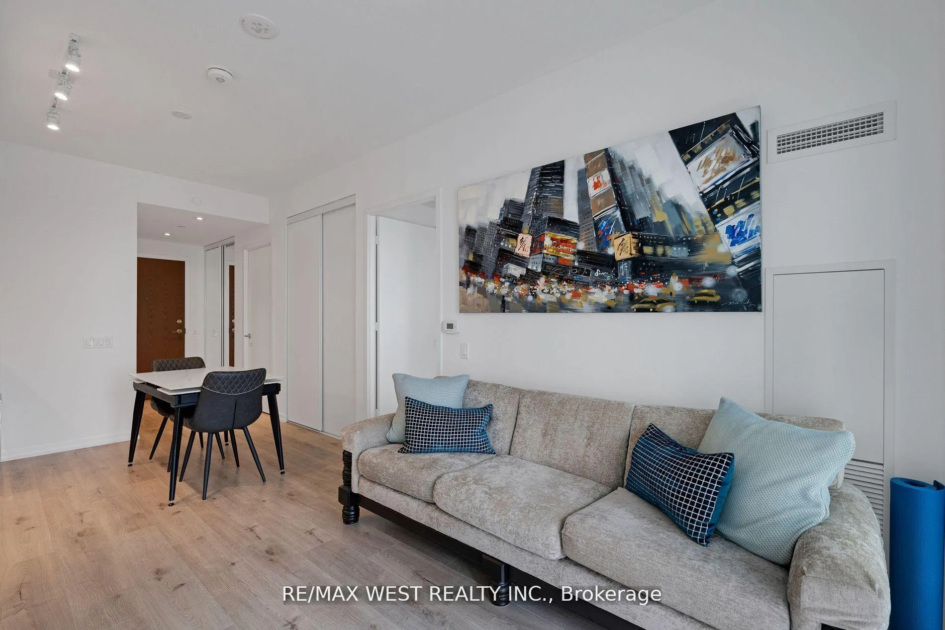 Photo 10 of Unit 2203, 7890 Jane Street, Vaughan, Vaughan Corporate Centre — HOMEH