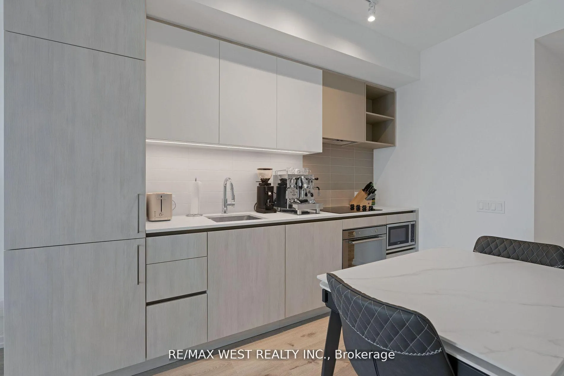 Photo 12 of Unit 2203, 7890 Jane Street, Vaughan, Vaughan Corporate Centre — HOMEH