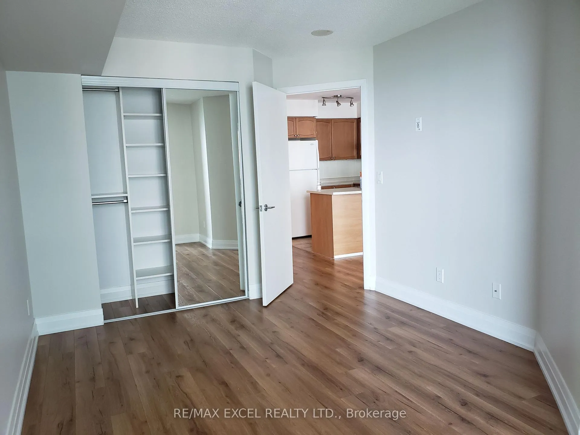 Photo 7 of Unit 1812, 231 Fort York Boulevard, Toronto, Niagara — HOMEH