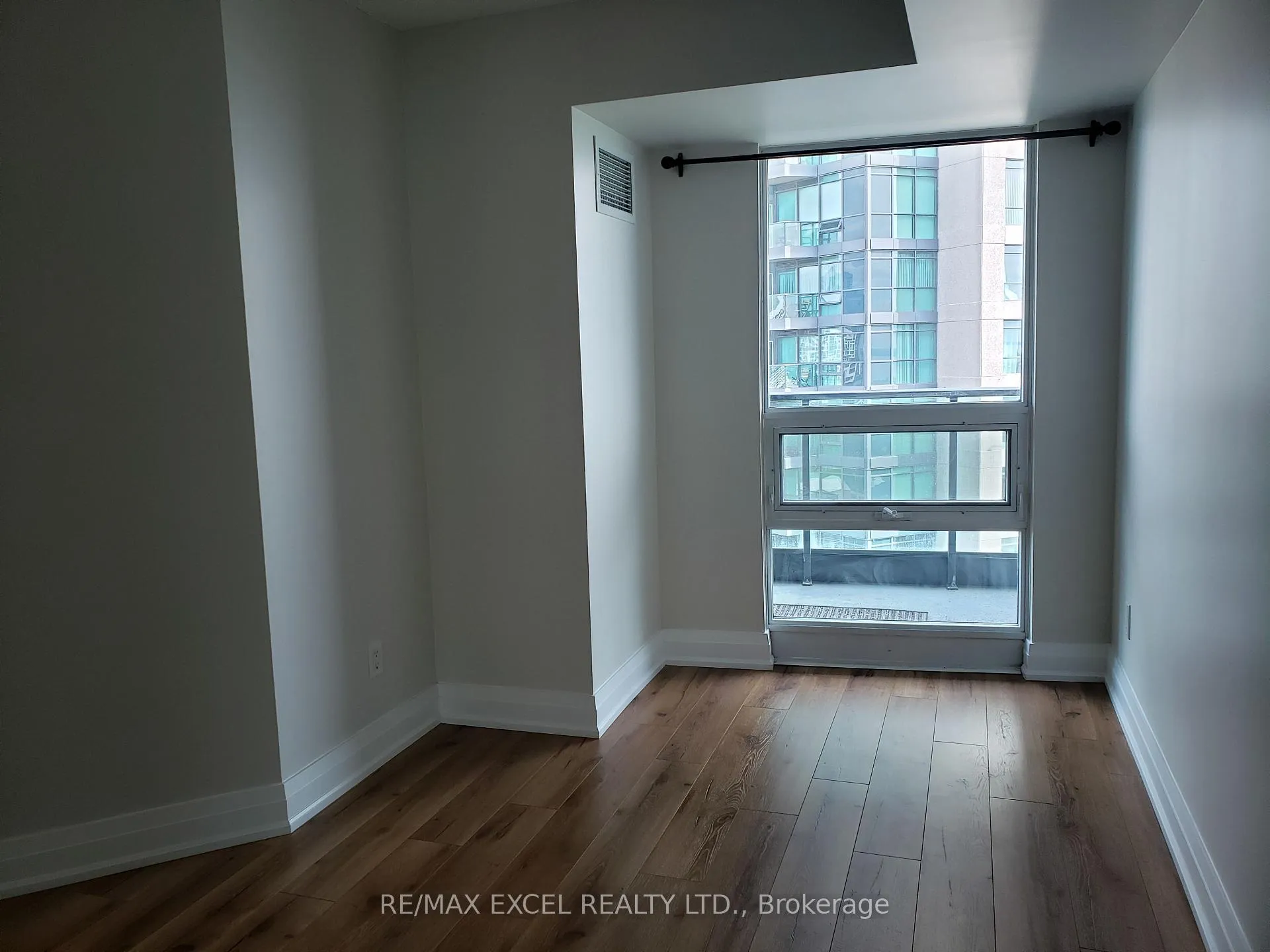 Photo 8 of Unit 1812, 231 Fort York Boulevard, Toronto, Niagara — HOMEH