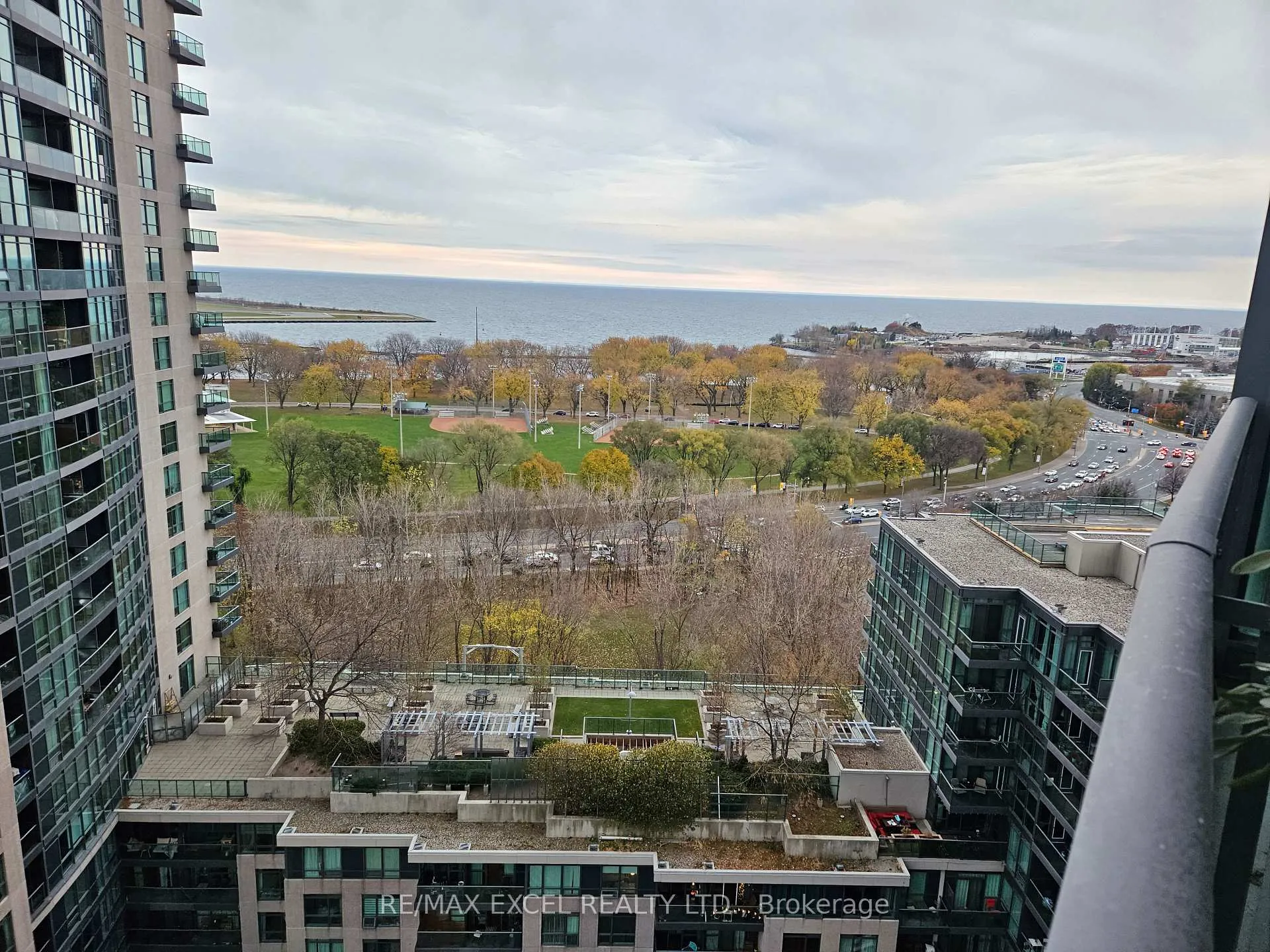 Photo 15 of Unit 1812, 231 Fort York Boulevard, Toronto, Niagara — HOMEH