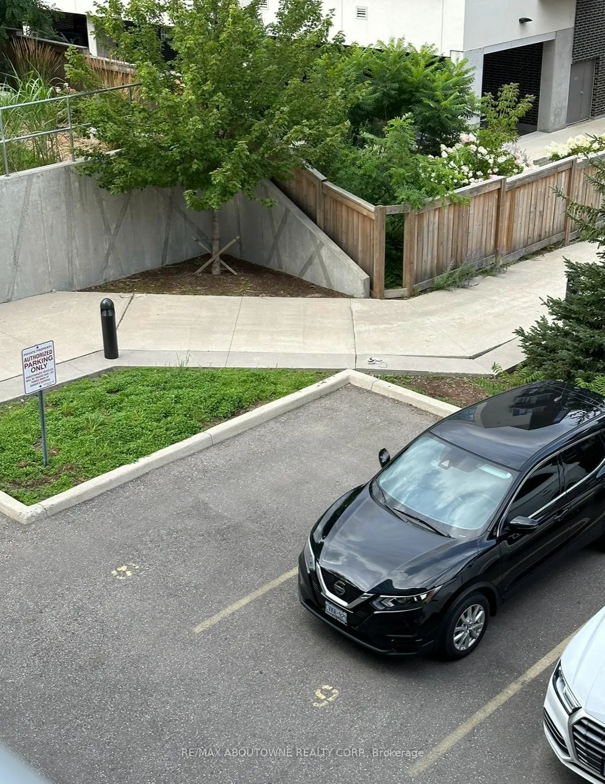 Photo 7 of Unit 204, 250 Albert Street, Waterloo, Beechwood/University — HOMEH