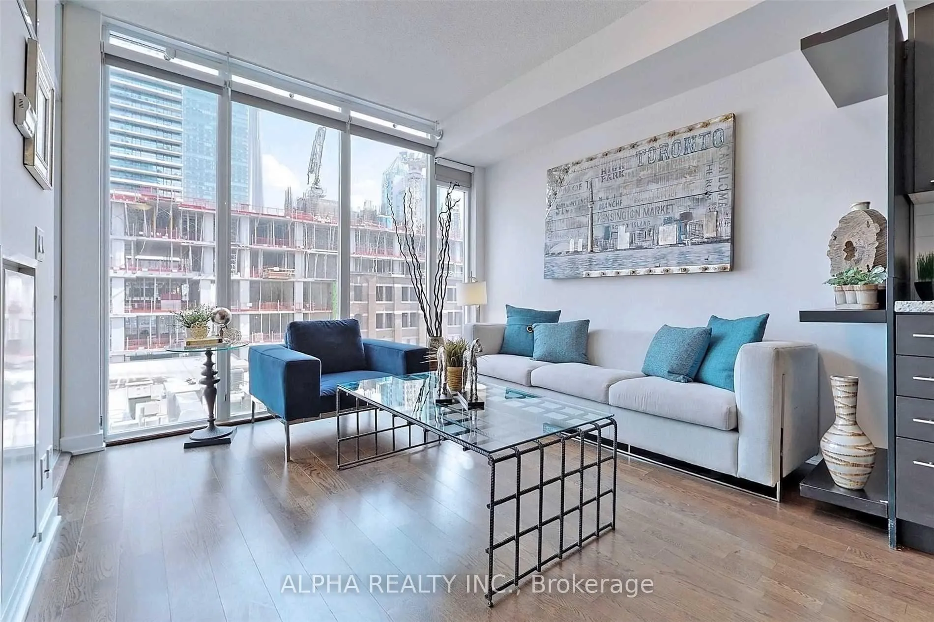 Photo 3 of Unit 731, 21 Nelson Street, Toronto, Waterfront Communities — HOMEH