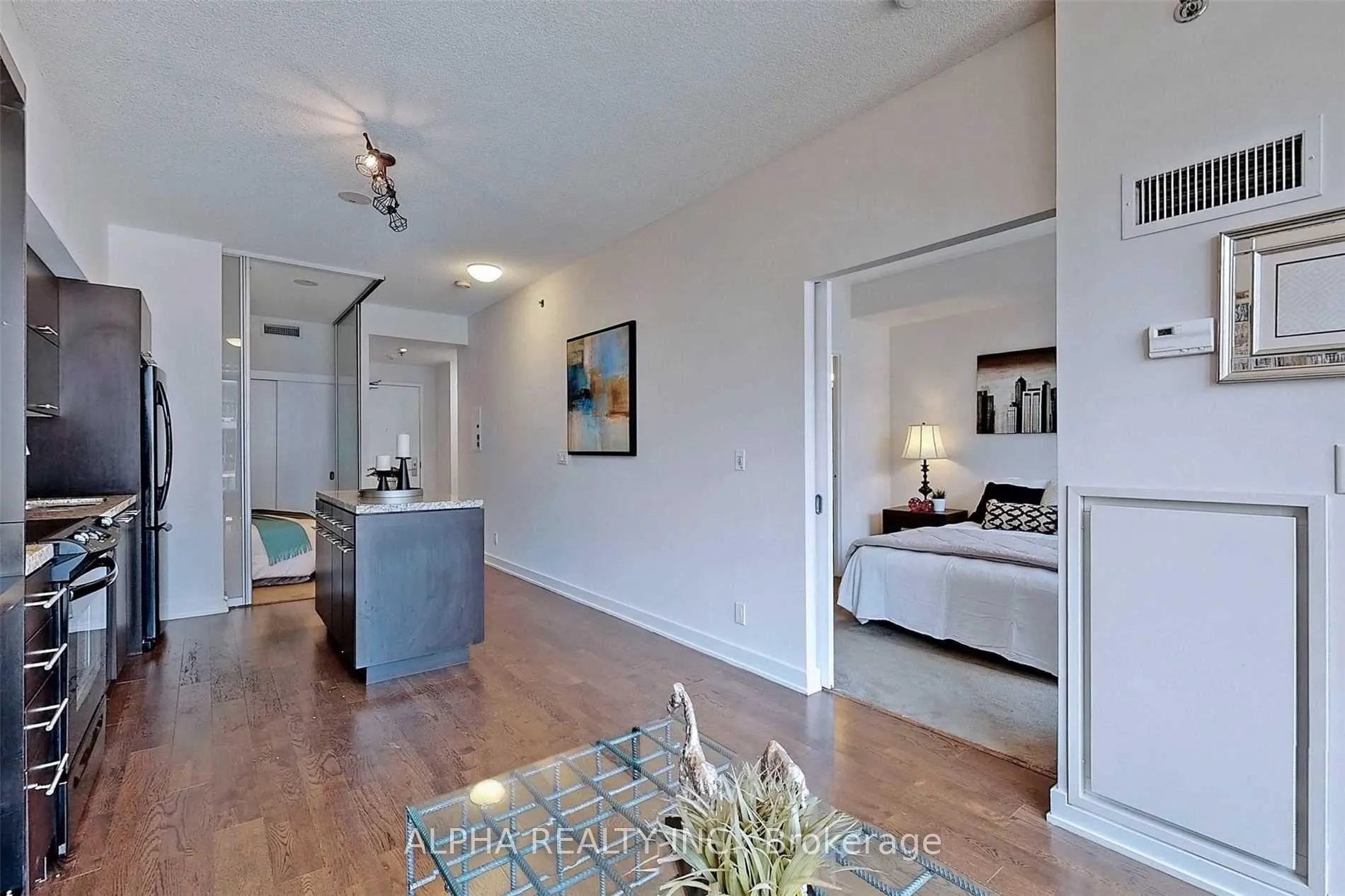 Photo 6 of Unit 731, 21 Nelson Street, Toronto, Waterfront Communities — HOMEH
