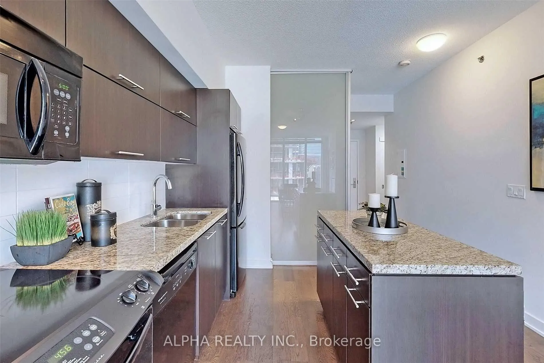 Photo 8 of Unit 731, 21 Nelson Street, Toronto, Waterfront Communities — HOMEH