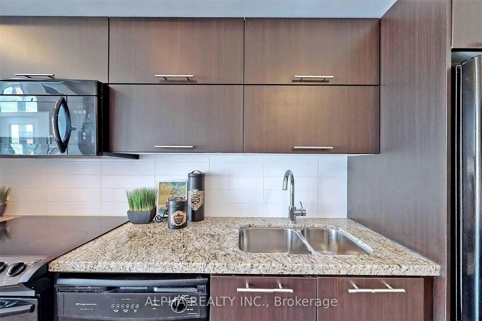 Photo 9 of Unit 731, 21 Nelson Street, Toronto, Waterfront Communities — HOMEH