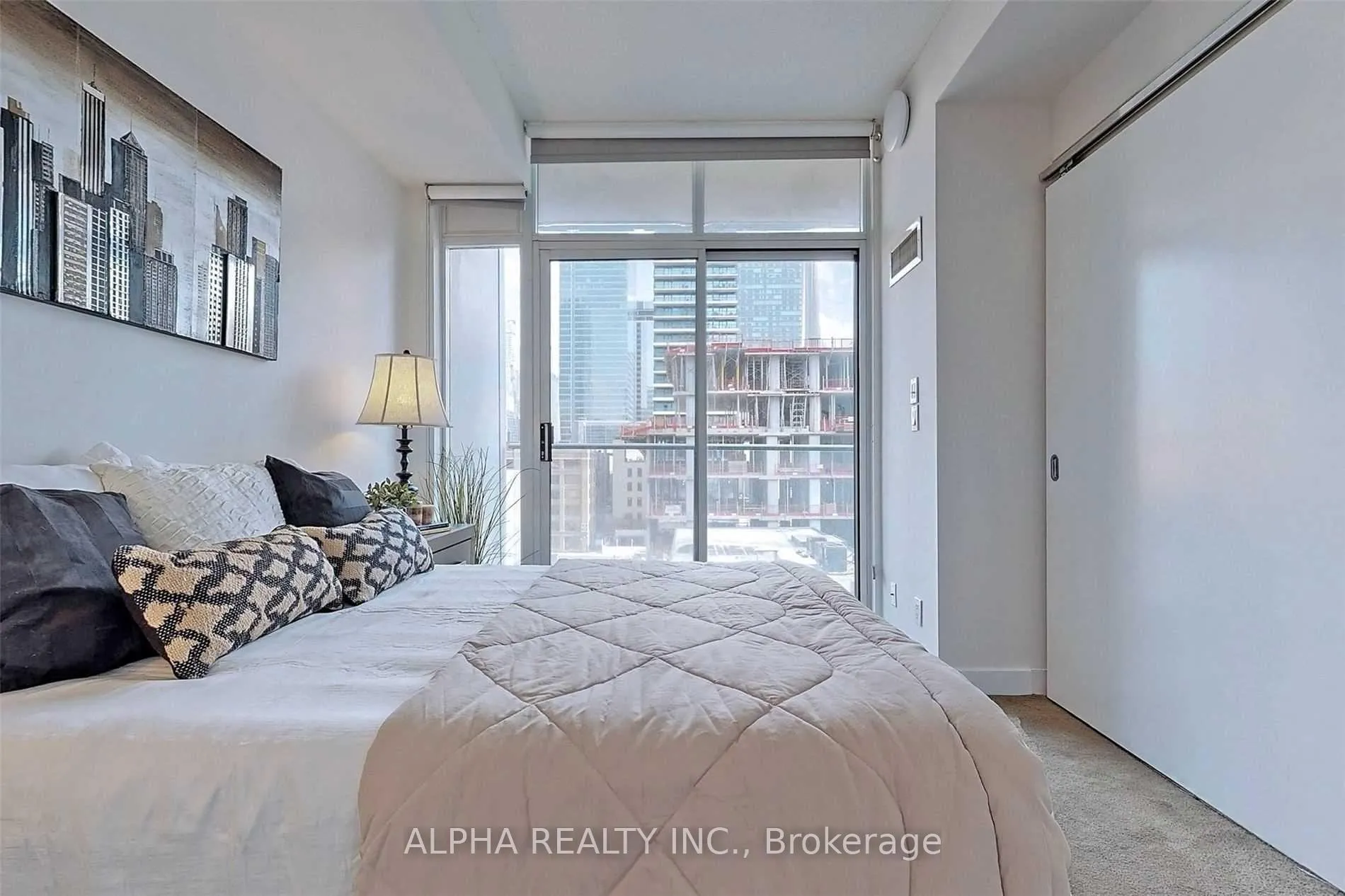 Photo 12 of Unit 731, 21 Nelson Street, Toronto, Waterfront Communities — HOMEH