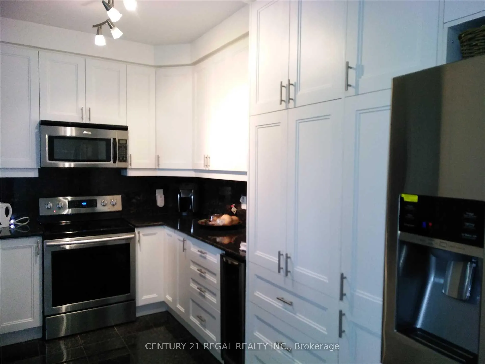 Photo 3 of Unit 1401, 9235 Jane Street, Vaughan, Maple — HOMEH