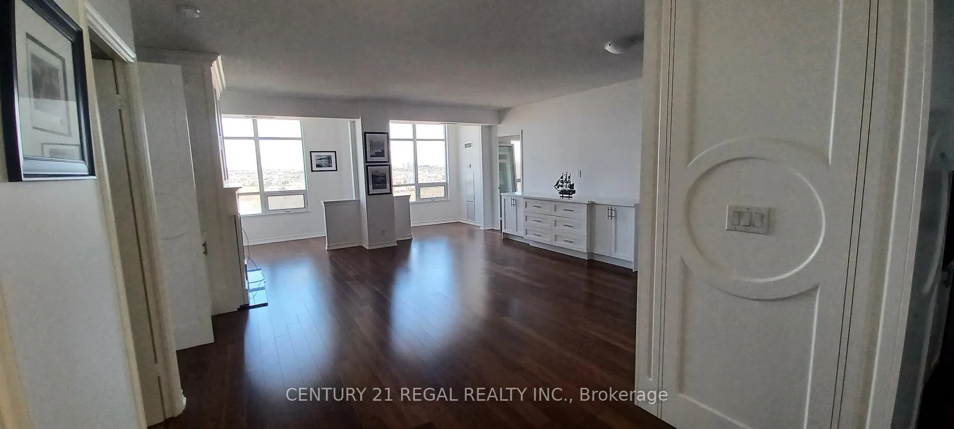 Photo 5 of Unit 1401, 9235 Jane Street, Vaughan, Maple — HOMEH