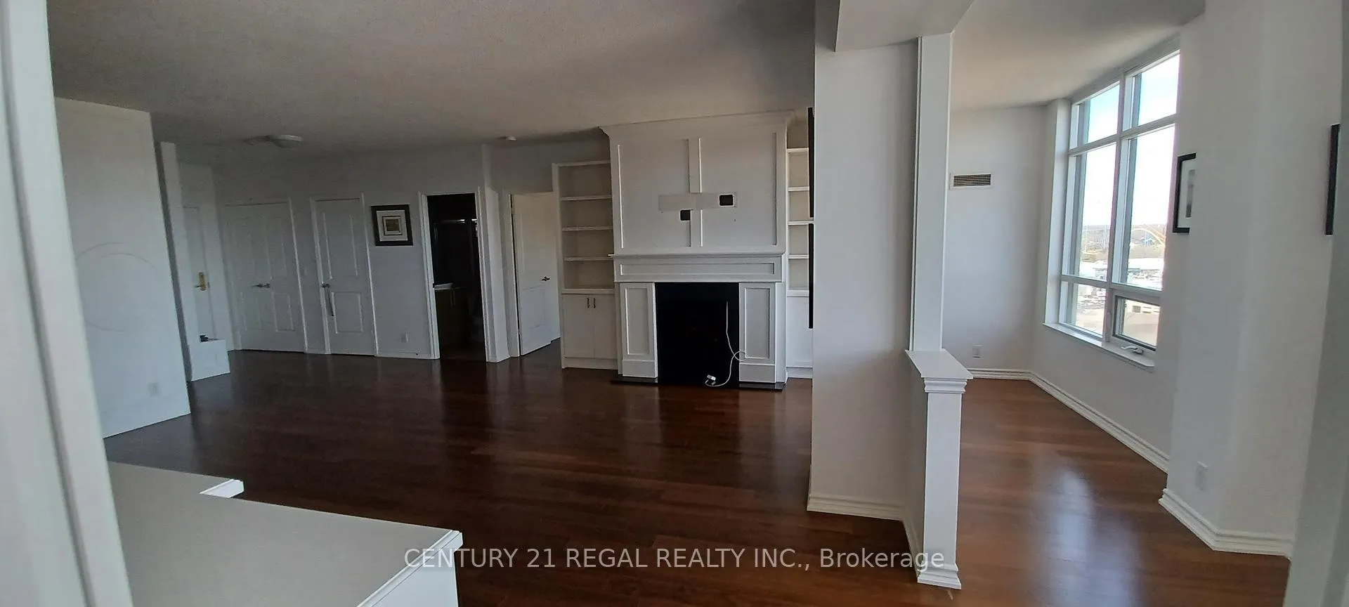 Photo 9 of Unit 1401, 9235 Jane Street, Vaughan, Maple — HOMEH