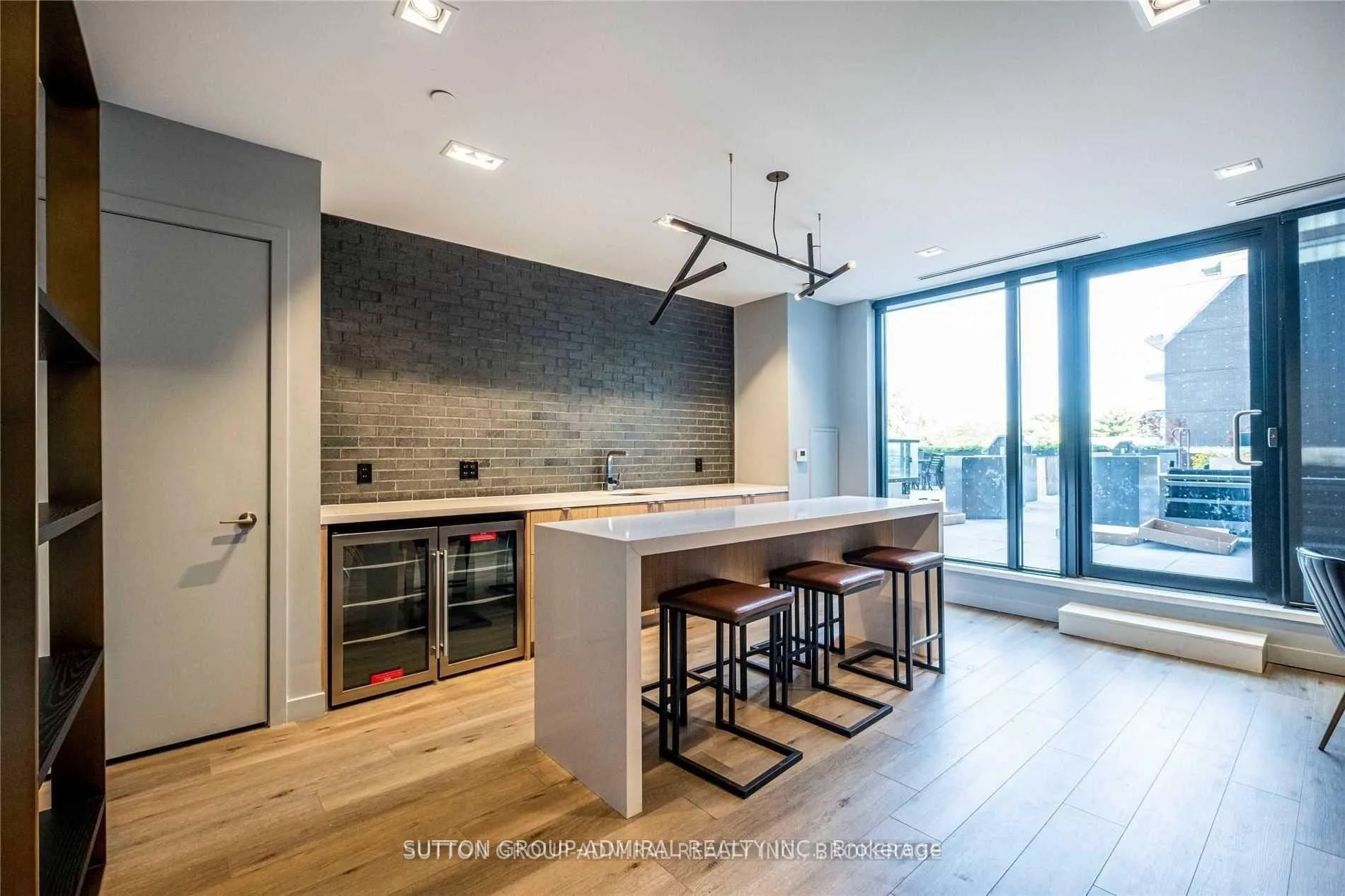 Photo 12 of Unit 404, 7 Smith Crescent, Etobicoke, Stonegate-Queensway — HOMEH