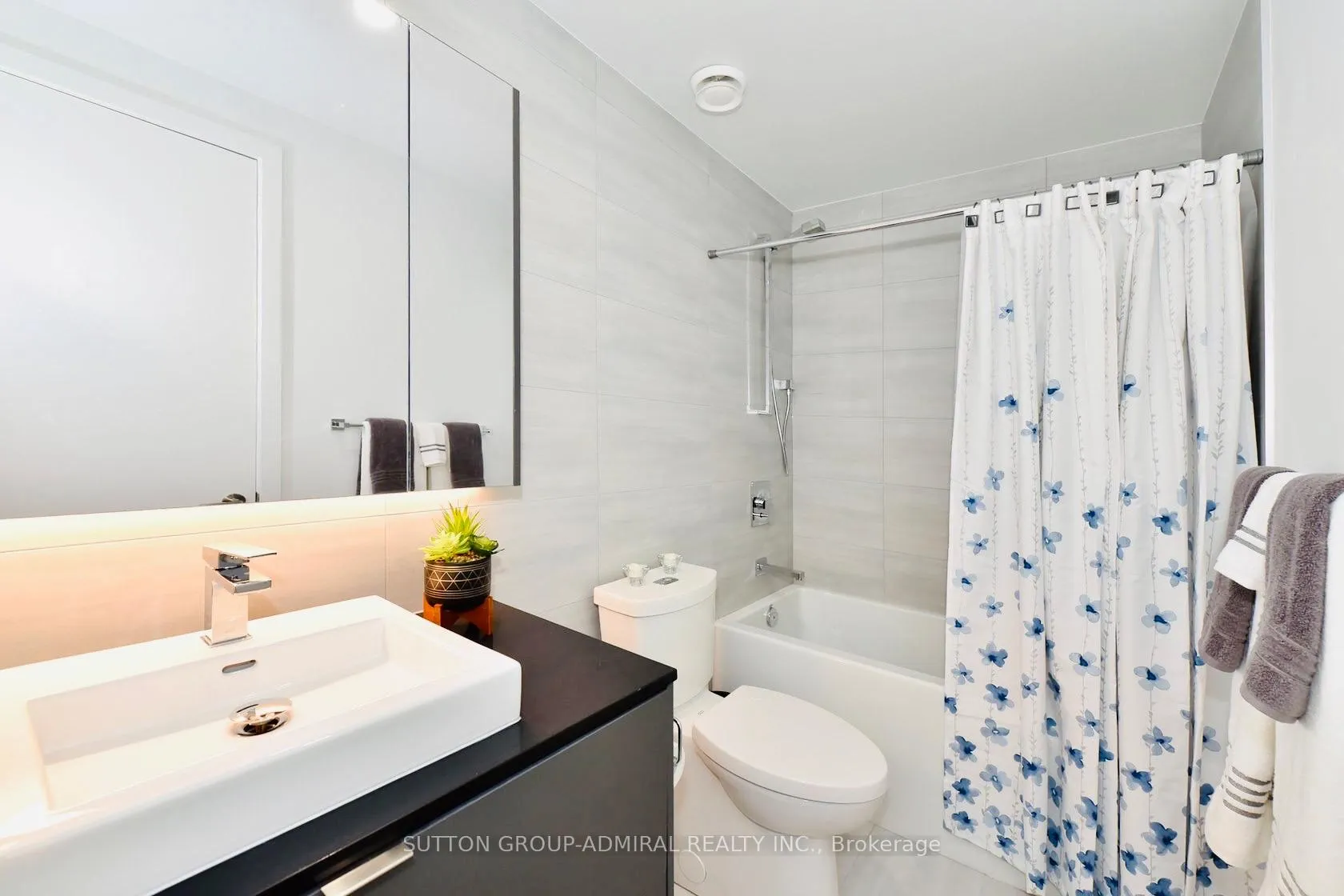 Photo 27 of Unit 404, 7 Smith Crescent, Etobicoke, Stonegate-Queensway — HOMEH