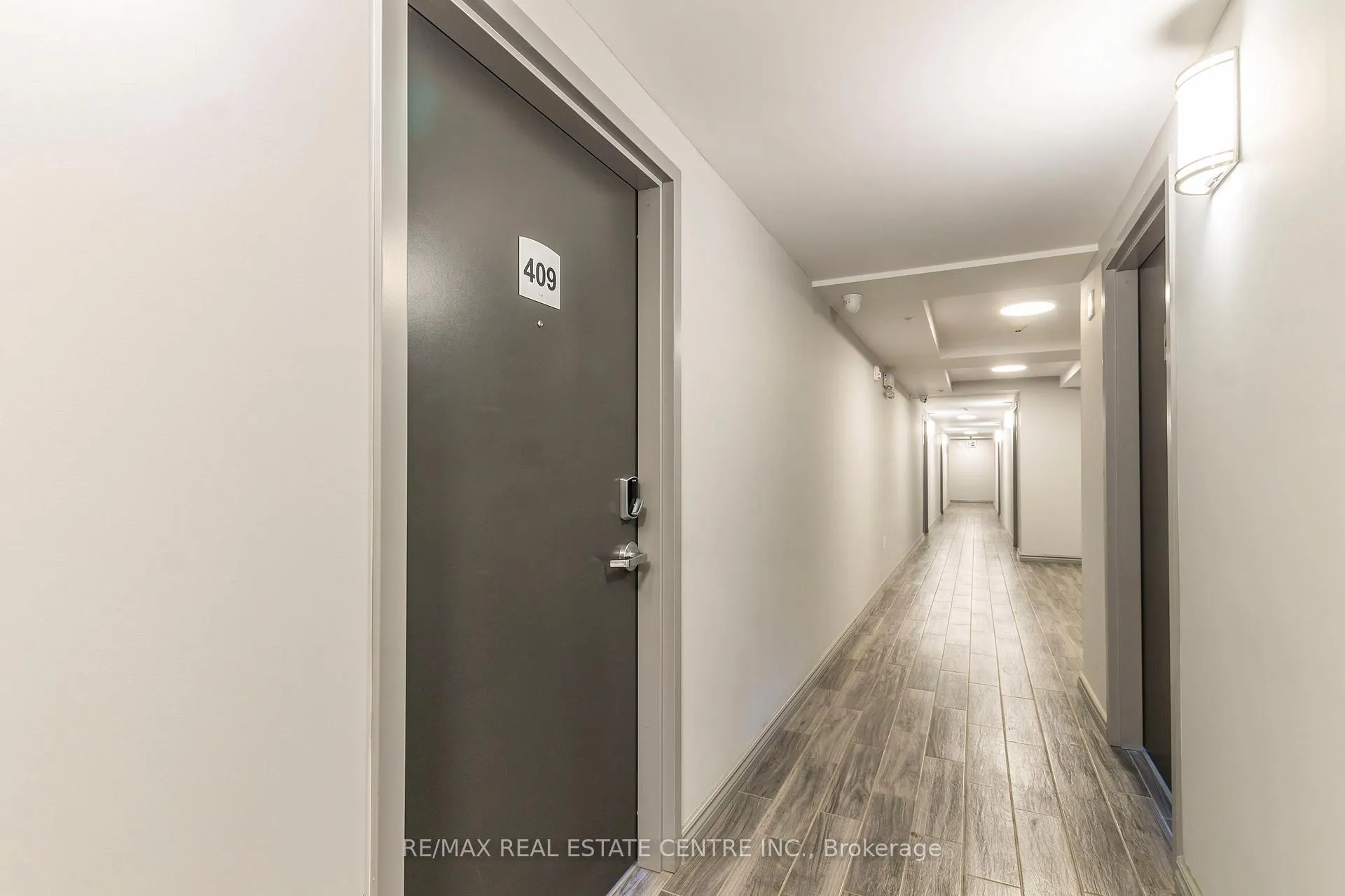 Photo 5 of Unit G409, 275 Larch Street, Waterloo, Lakeshore Village — HOMEH