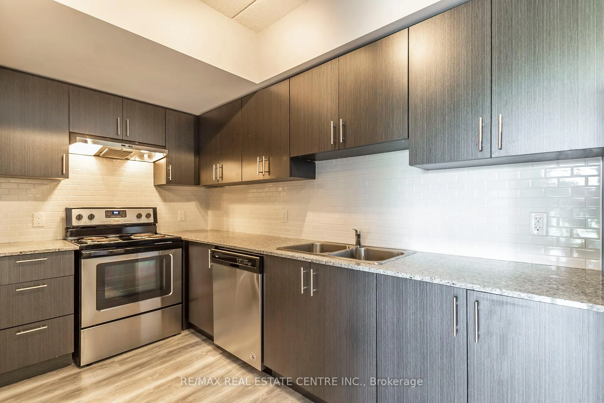 Photo 6 of Unit G409, 275 Larch Street, Waterloo, Lakeshore Village — HOMEH
