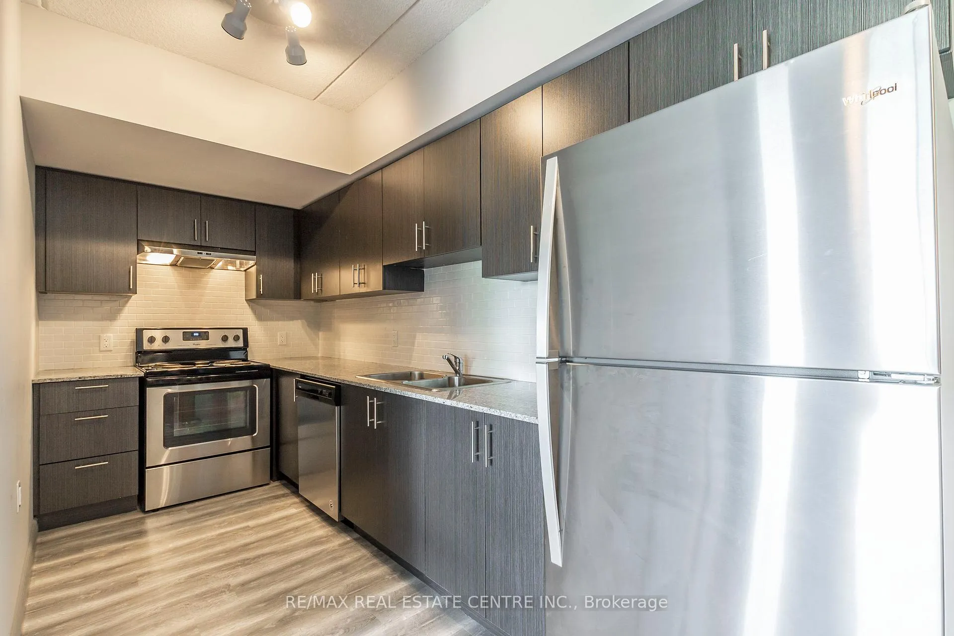 Photo 7 of Unit G409, 275 Larch Street, Waterloo, Lakeshore Village — HOMEH