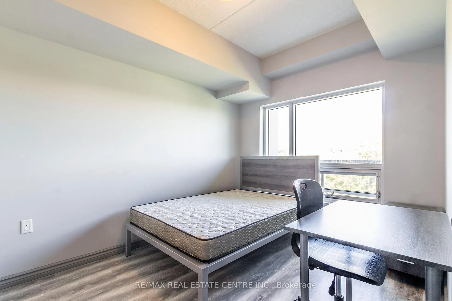 Photo 13 of Unit G409, 275 Larch Street, Waterloo, Lakeshore Village — HOMEH