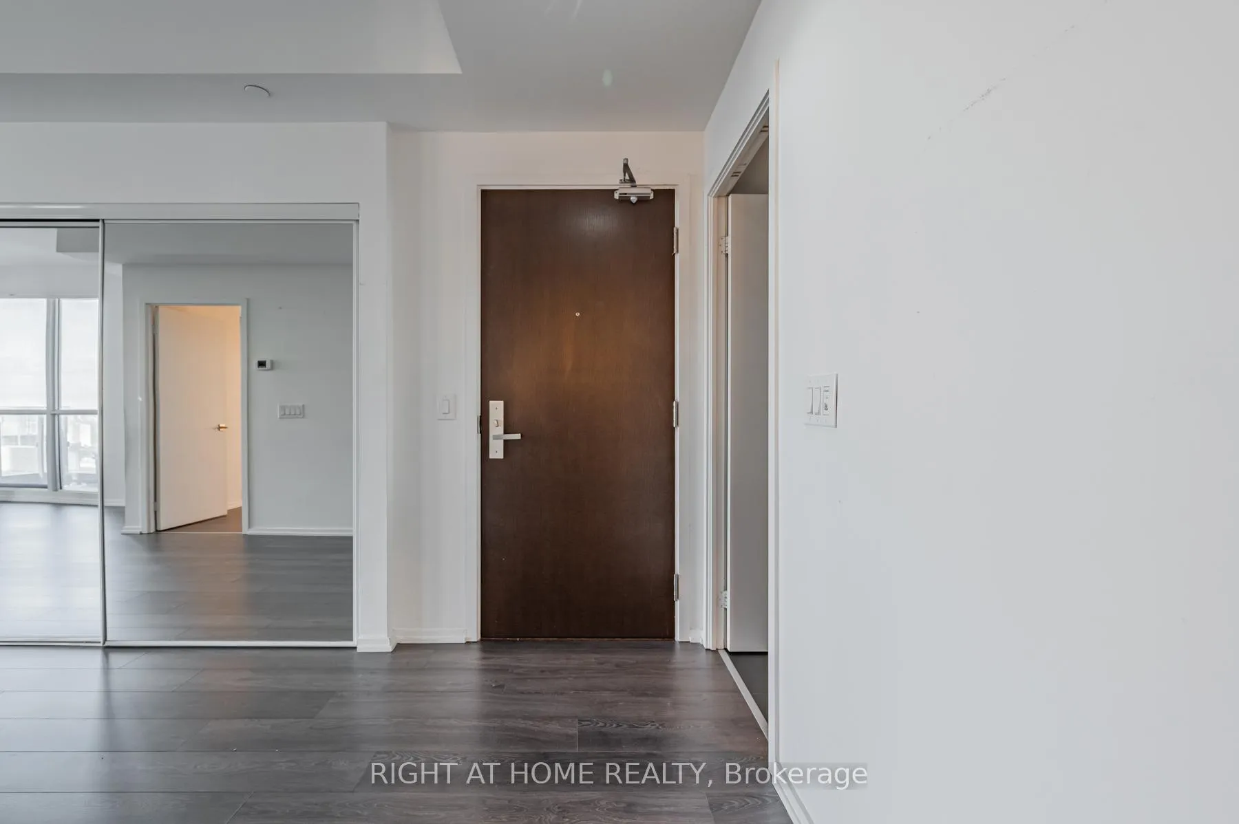 Photo 3 of Unit 5103, 70 Temperance Street, Toronto, Bay Street Corridor — HOMEH