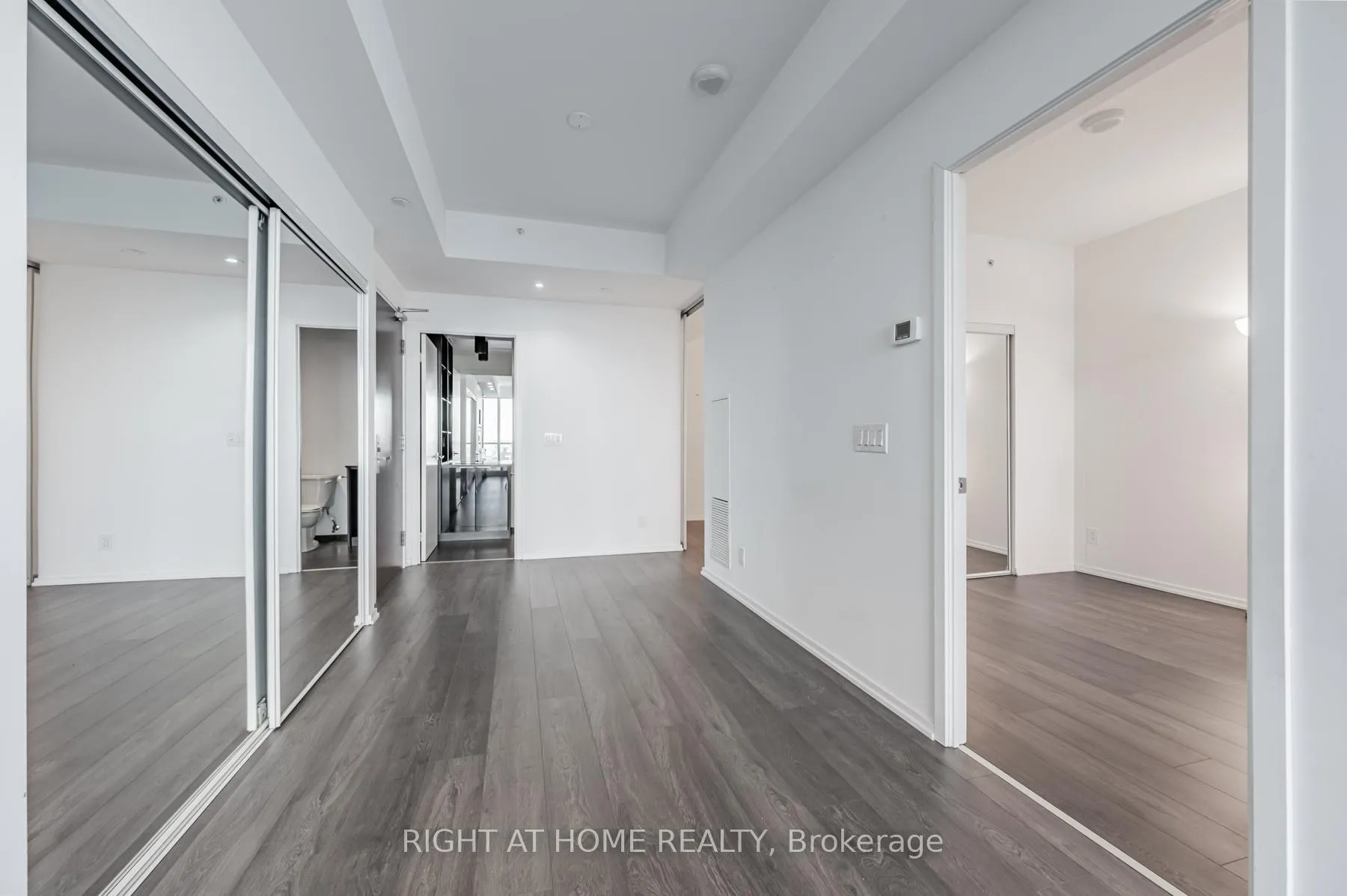 Photo 6 of Unit 5103, 70 Temperance Street, Toronto, Bay Street Corridor — HOMEH