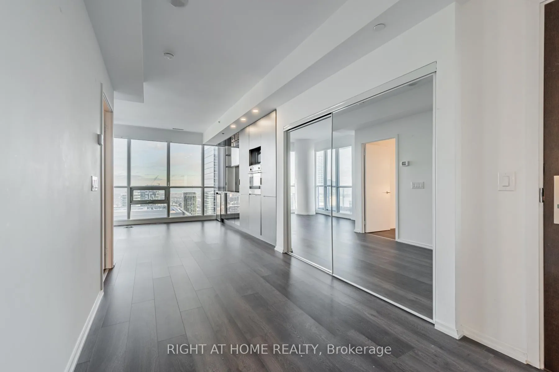 Photo 7 of Unit 5103, 70 Temperance Street, Toronto, Bay Street Corridor — HOMEH