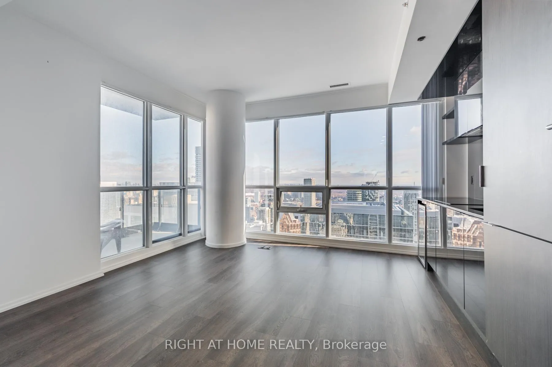 Photo 8 of Unit 5103, 70 Temperance Street, Toronto, Bay Street Corridor — HOMEH