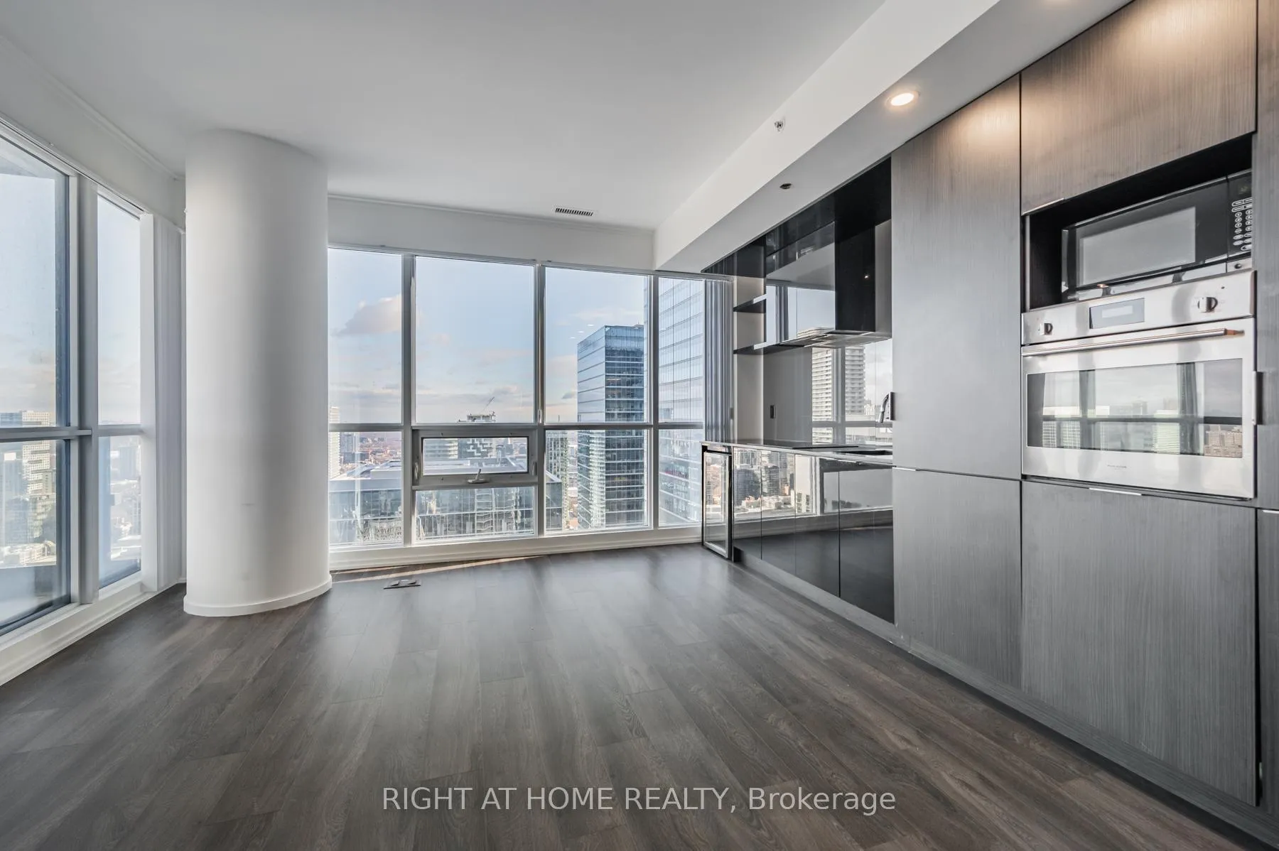 Photo 9 of Unit 5103, 70 Temperance Street, Toronto, Bay Street Corridor — HOMEH