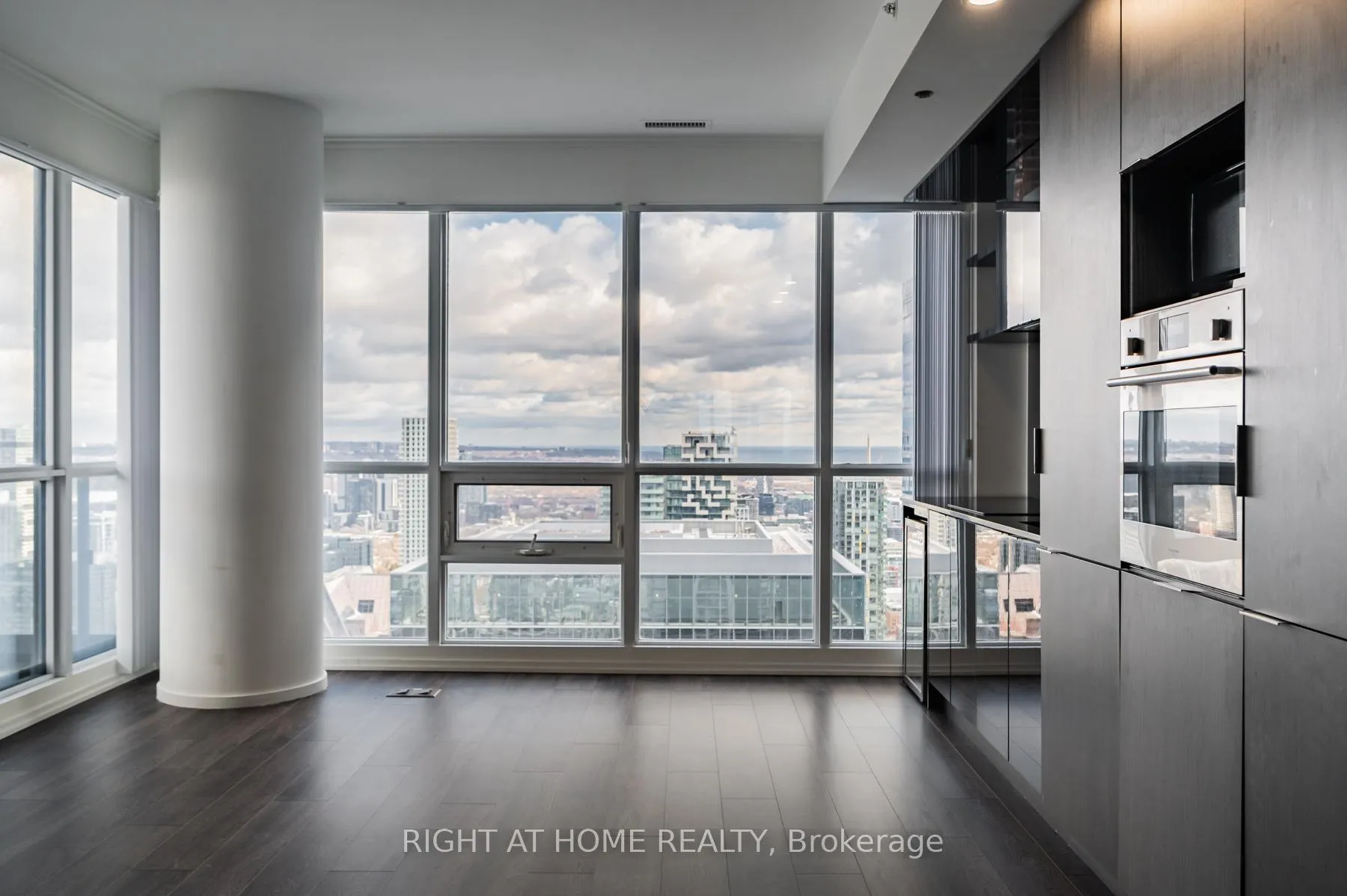 Photo 10 of Unit 5103, 70 Temperance Street, Toronto, Bay Street Corridor — HOMEH