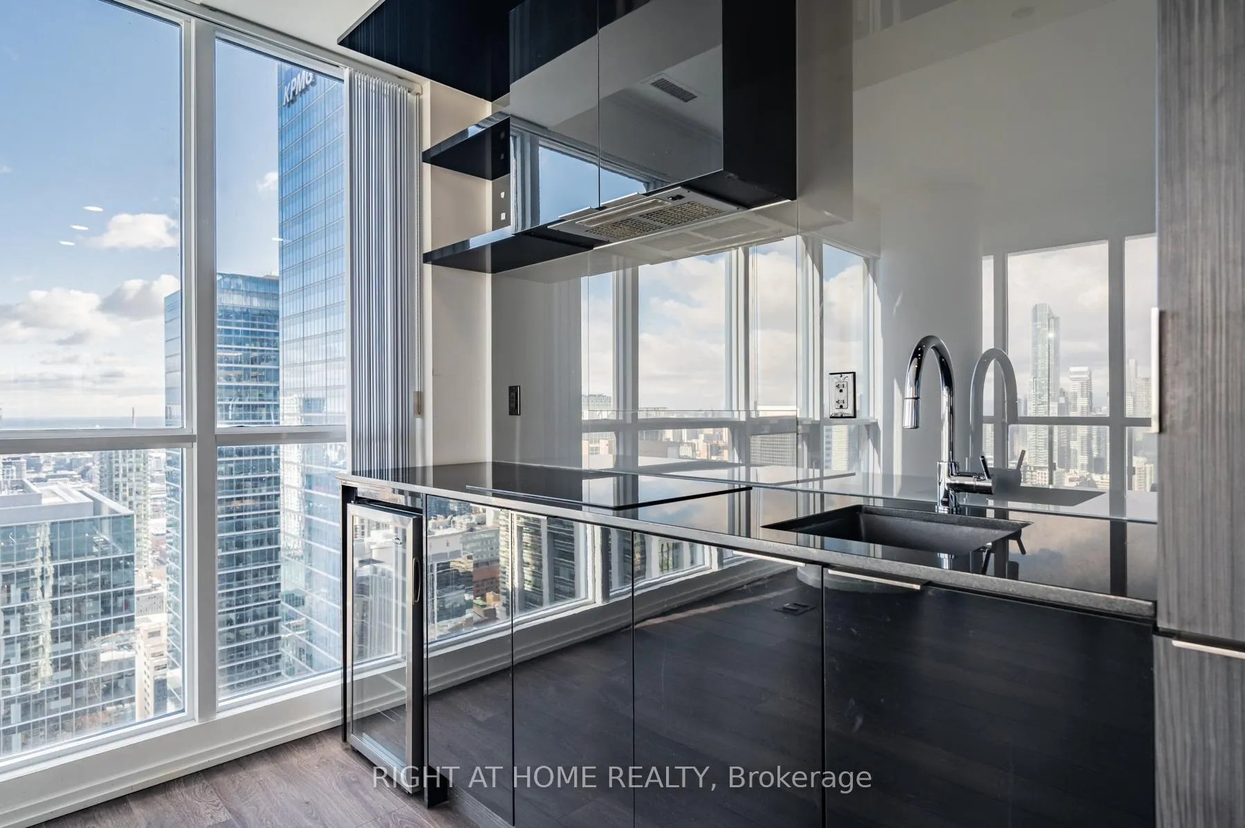 Photo 12 of Unit 5103, 70 Temperance Street, Toronto, Bay Street Corridor — HOMEH