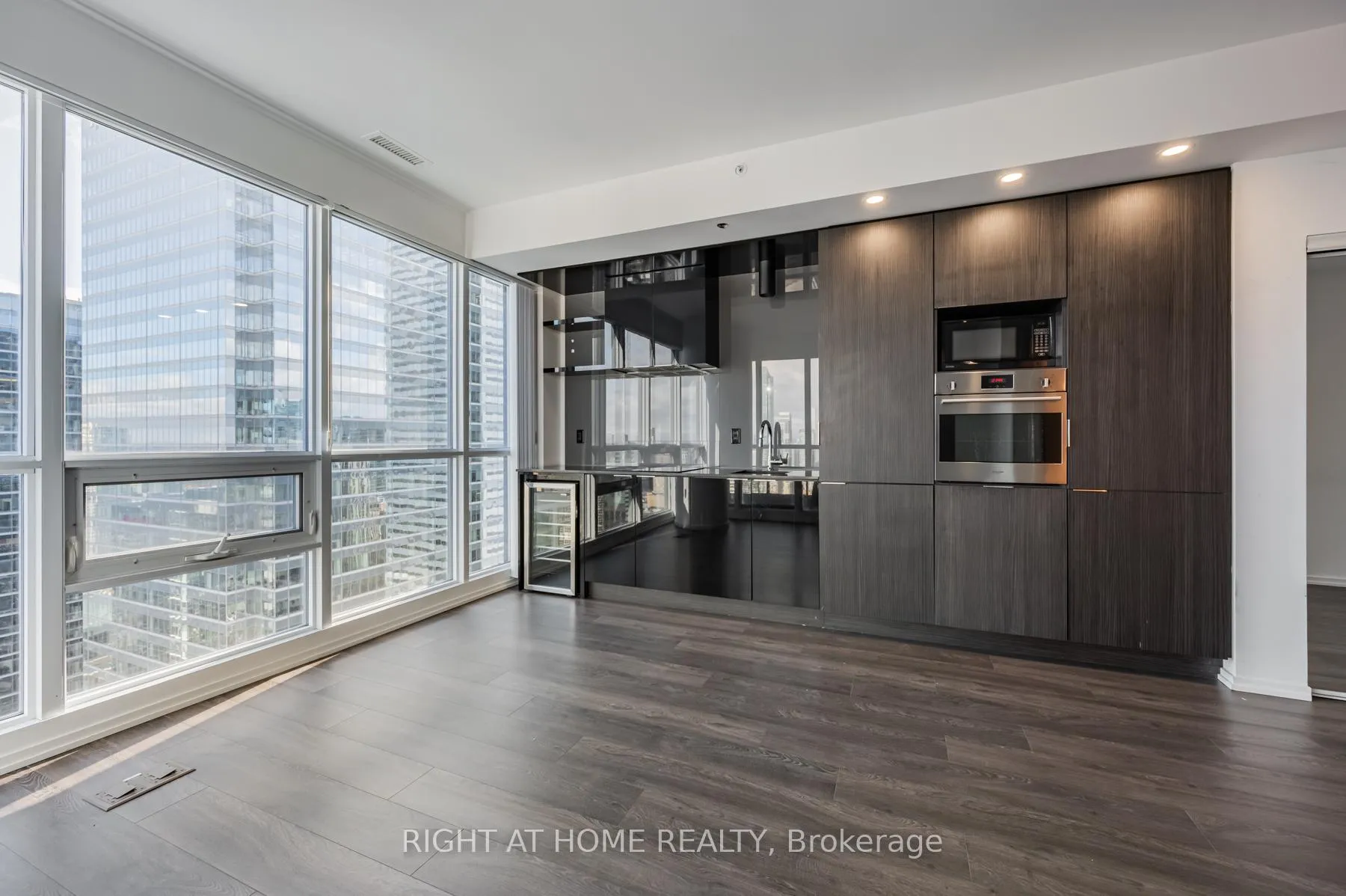 Photo 14 of Unit 5103, 70 Temperance Street, Toronto, Bay Street Corridor — HOMEH