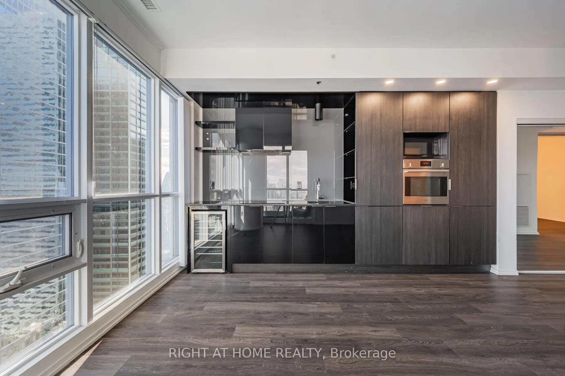 Photo 15 of Unit 5103, 70 Temperance Street, Toronto, Bay Street Corridor — HOMEH