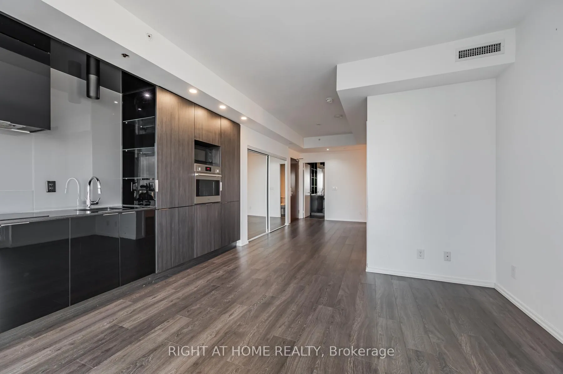 Photo 16 of Unit 5103, 70 Temperance Street, Toronto, Bay Street Corridor — HOMEH