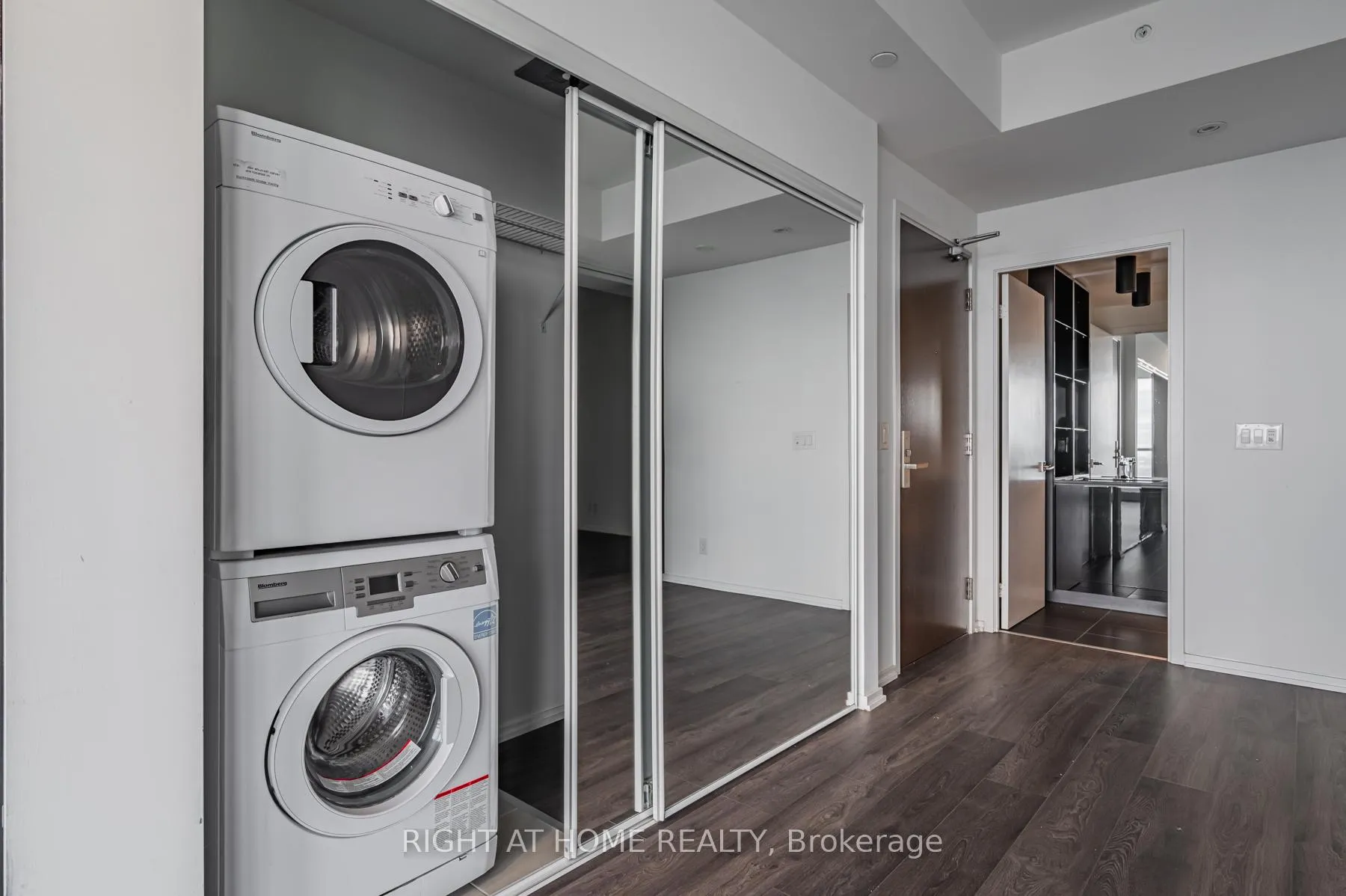 Photo 24 of Unit 5103, 70 Temperance Street, Toronto, Bay Street Corridor — HOMEH