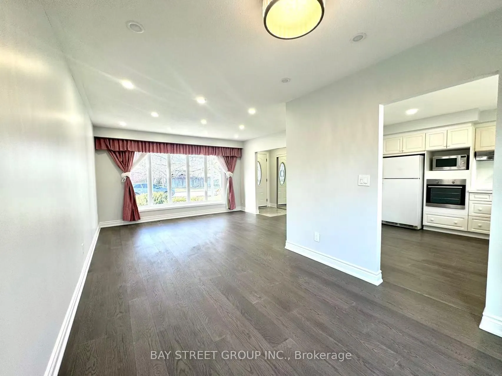Photo 5 of 55 Taylor Road, Ajax, South East — HOMEH