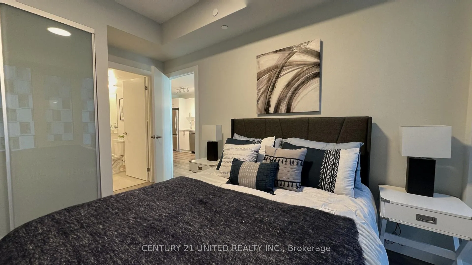 Photo 11 of Unit 821, 80 Bond Street E, Oshawa, Central — HOMEH