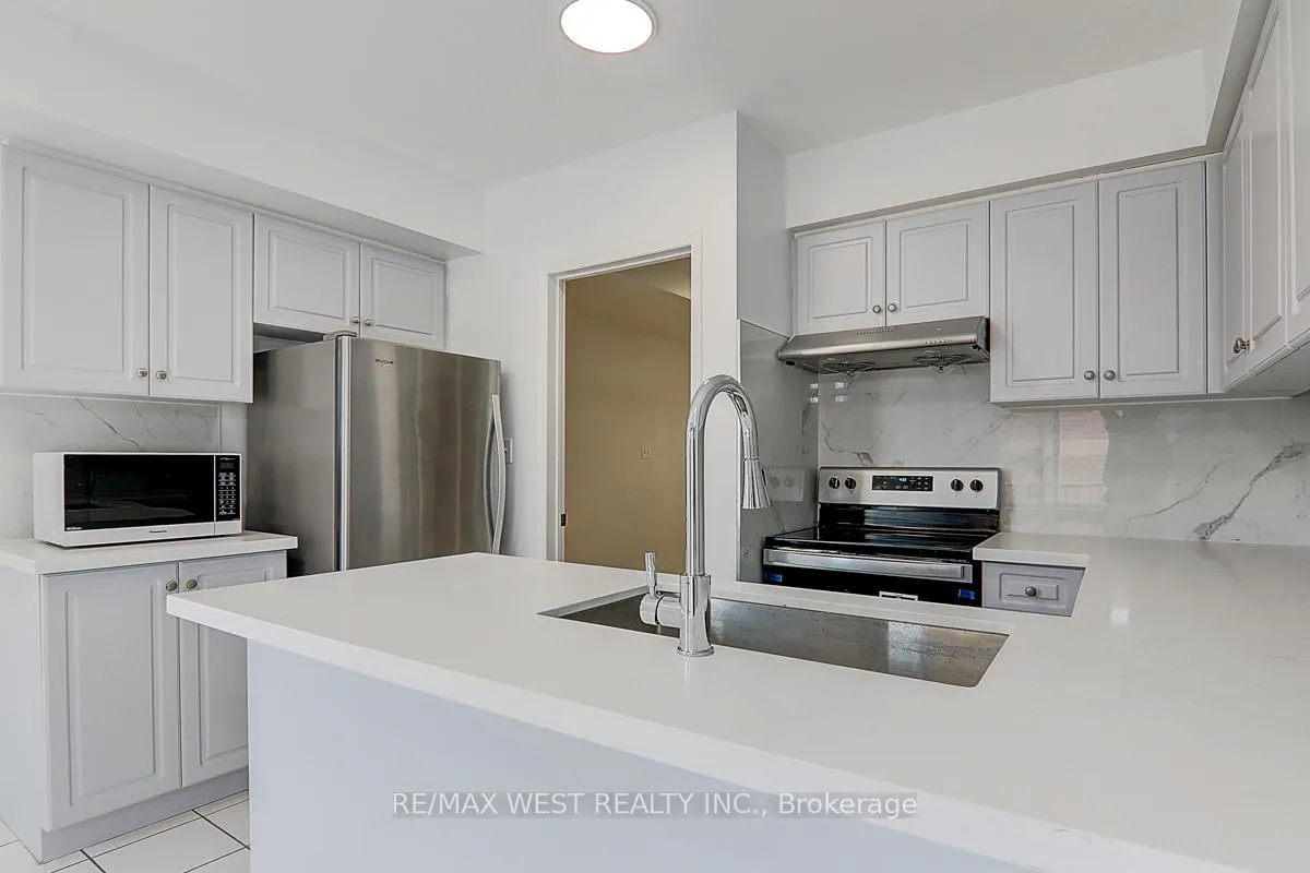 Photo 15 of 20 Azzarello Lane, Toronto, Greenwood-Coxwell — HOMEH