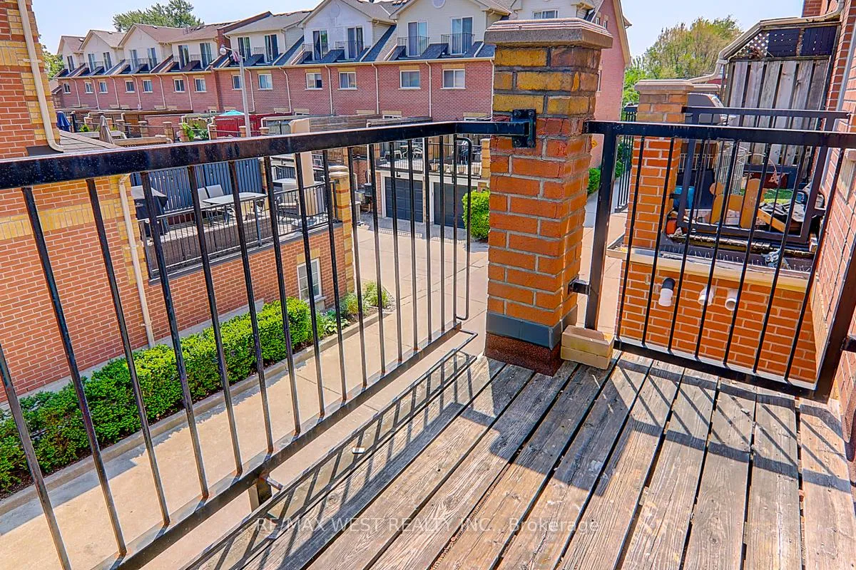 Photo 18 of 20 Azzarello Lane, Toronto, Greenwood-Coxwell — HOMEH