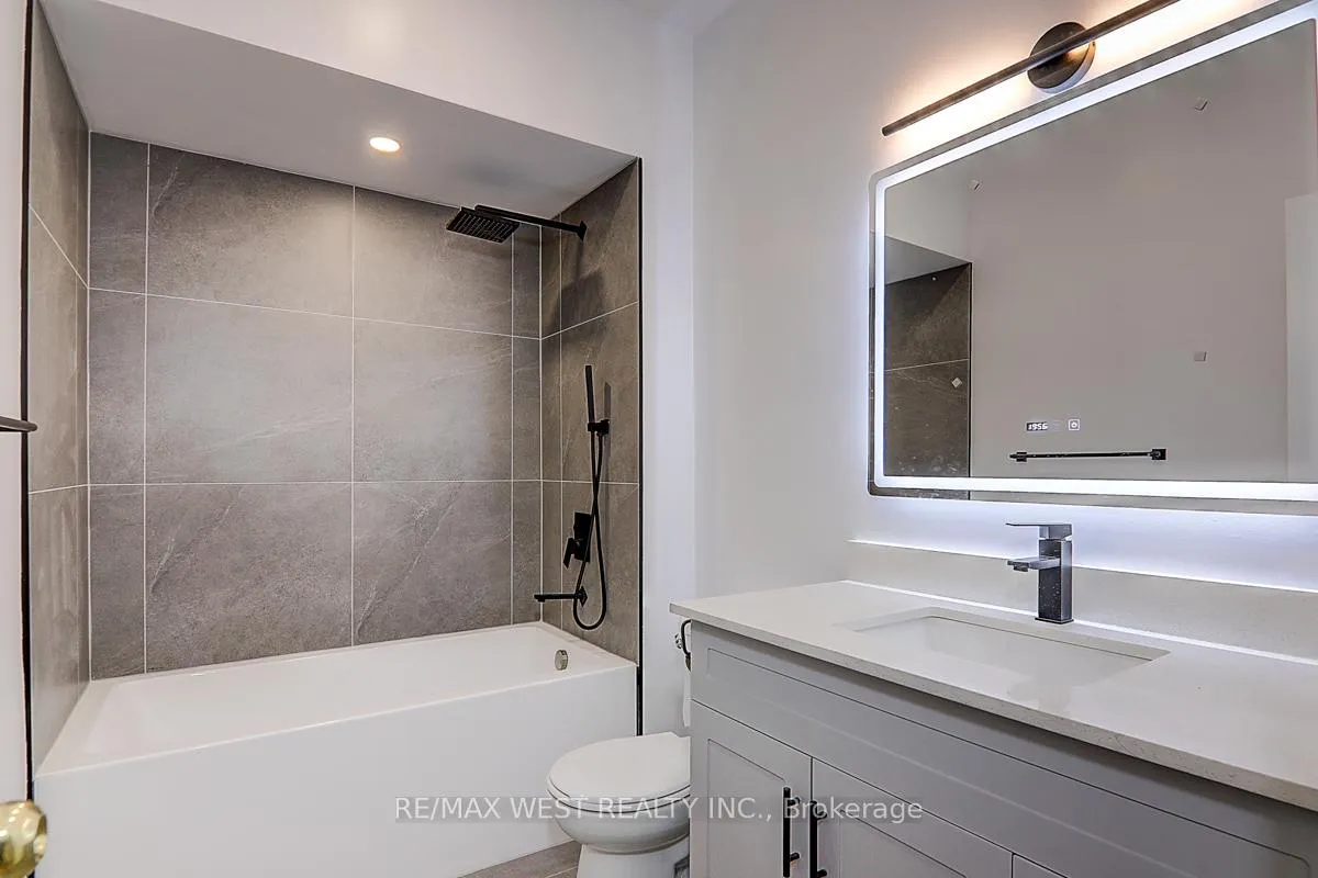 Photo 23 of 20 Azzarello Lane, Toronto, Greenwood-Coxwell — HOMEH