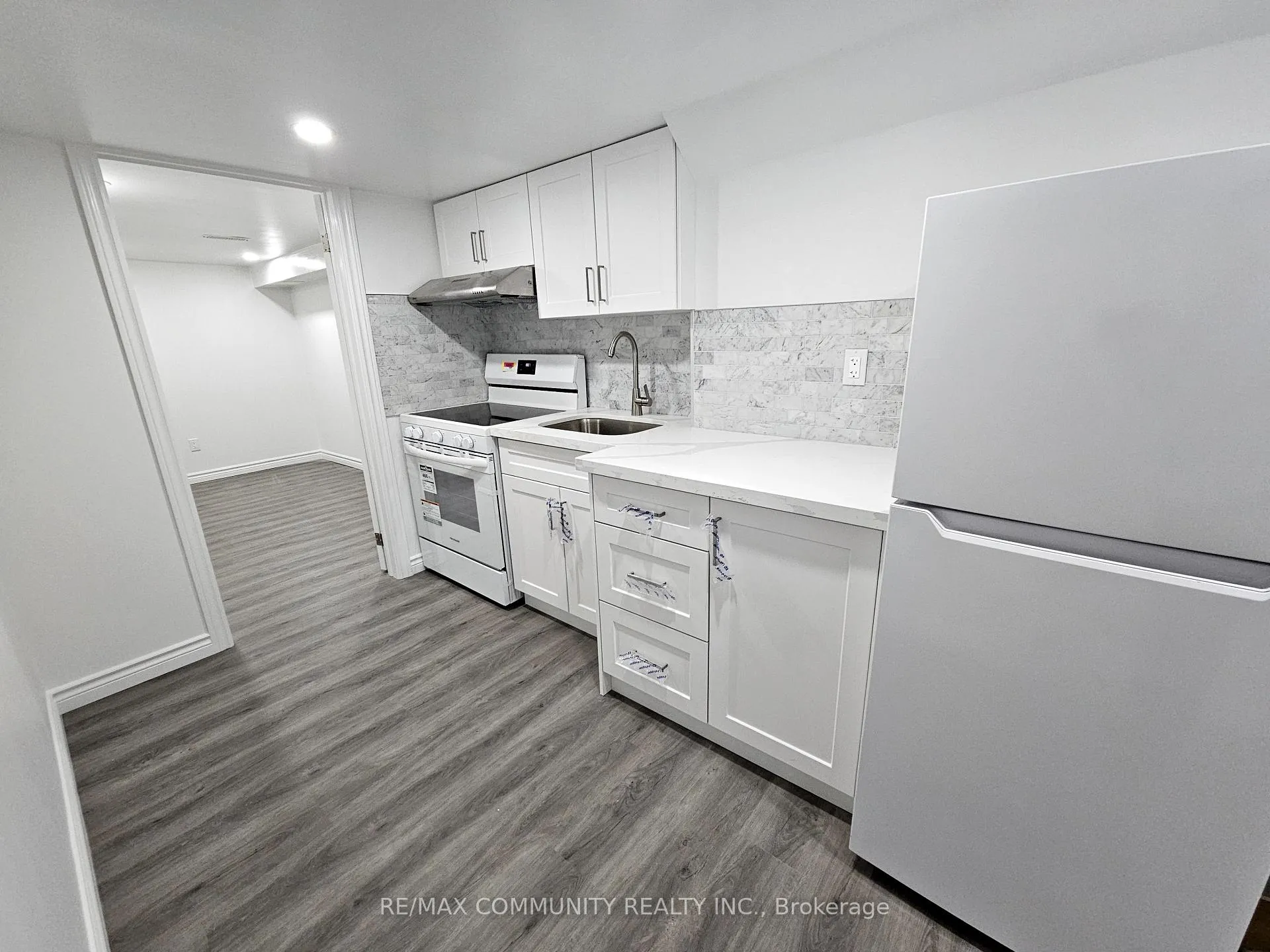 Photo 3 of Unit BASEMENT, 32 Liam Lane, Markham, Cedarwood — HOMEH